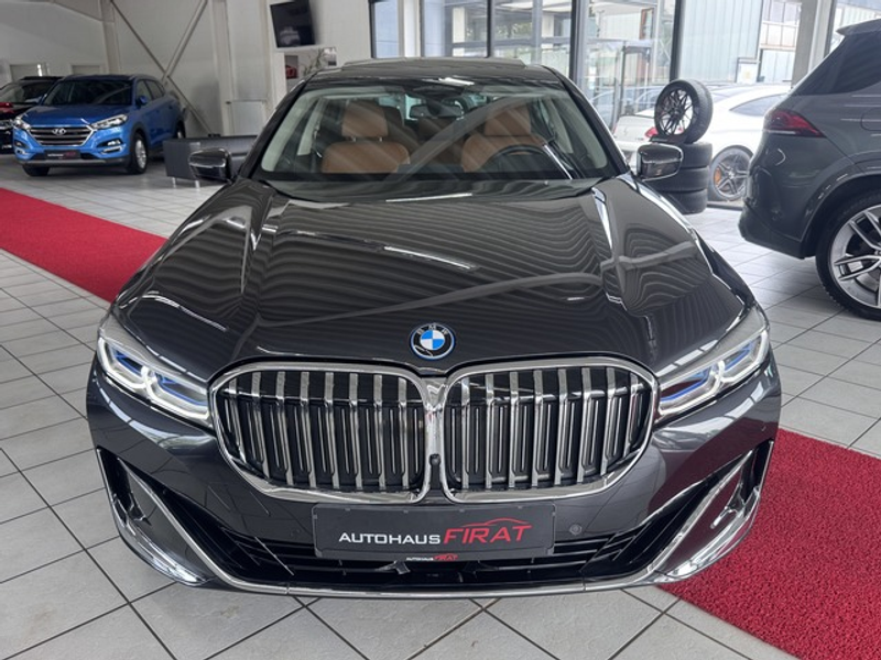 BMW 745 e Exterieurdesign Pure Excellence°Head up° — photo 6
