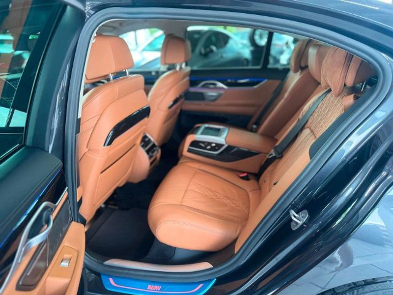 BMW 745 e Exterieurdesign Pure Excellence°Head up° — photo 11
