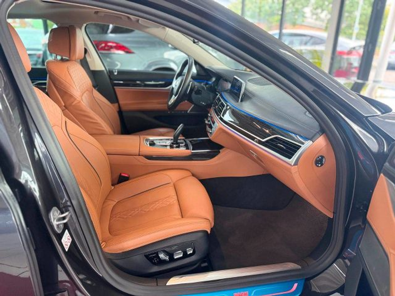 BMW 745 e Exterieurdesign Pure Excellence°Head up° — photo 9