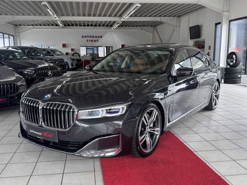 BMW 745 e Exterieurdesign Pure Excellence°Head up° — photo 2