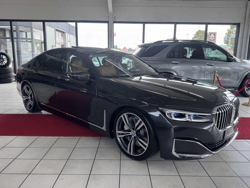 BMW 745 e Exterieurdesign Pure Excellence°Head up° — photo 5