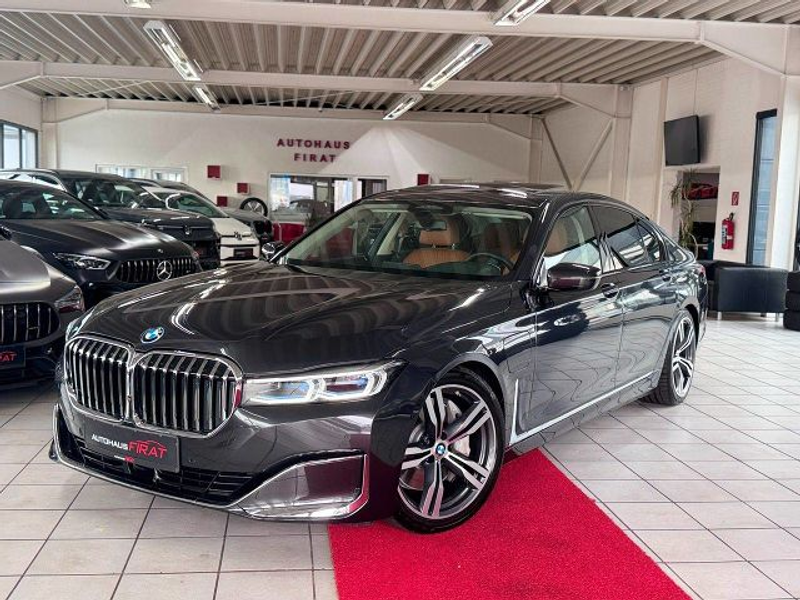 BMW 745 e Exterieurdesign Pure Excellence°Head up°