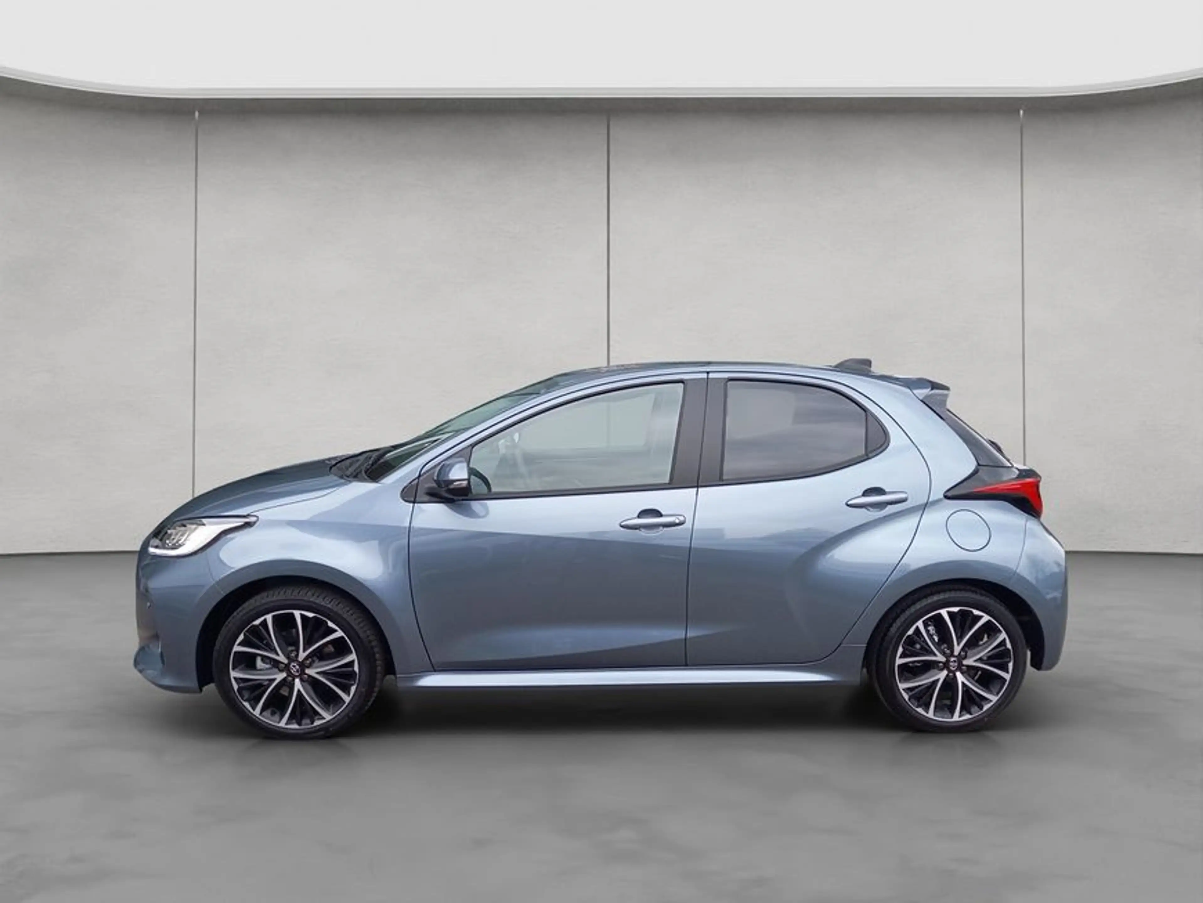 Toyota Yaris Hybrid 116 1.5 VVT-i Teamplayer Technik — photo 2