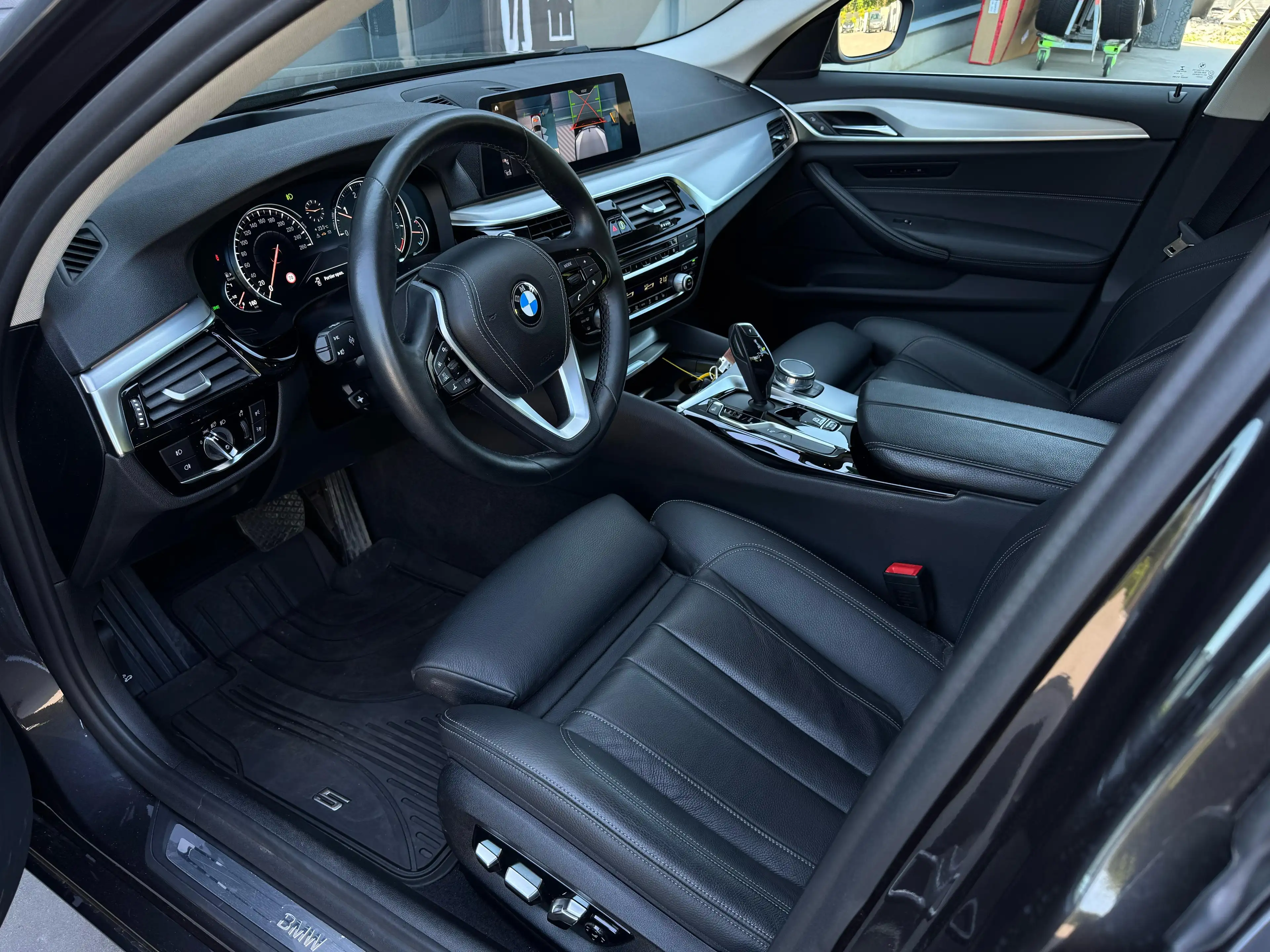 BMW 525 d LED/ACC/HUD/360/KEYLESS/VIRTUAL/GARANTIE — photo 4
