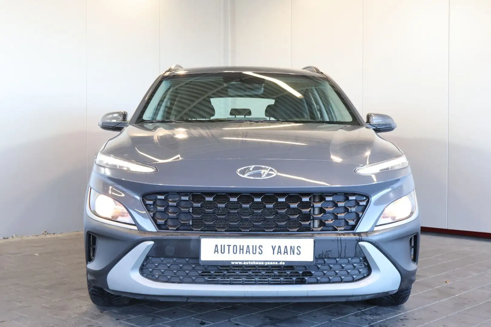 Hyundai KONA Select 1.0 T-GDI CARPLAY+LANE+KAM+ALU Grau - 2