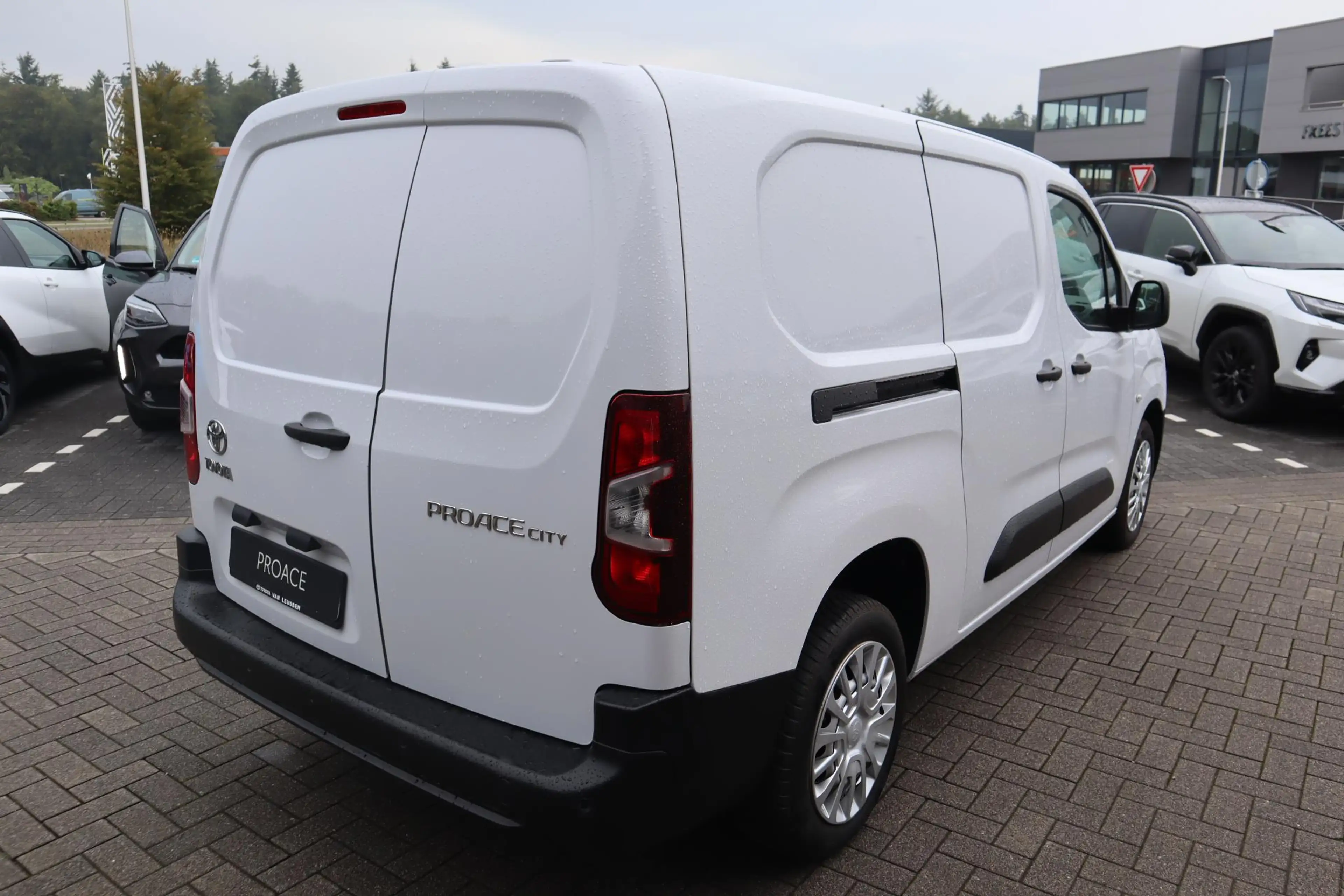 Toyota Proace City 1.5 D-4D COOL L2 3-PERS AIRCO CRUISE BETIMMERD P-S — photo 8