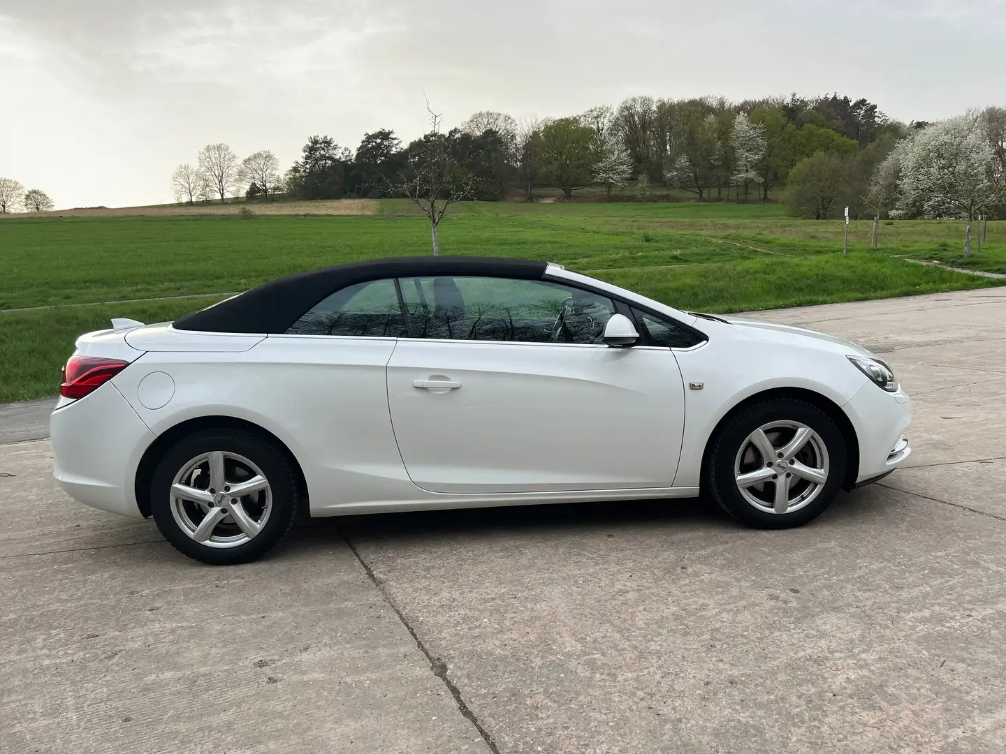 Opel Cascada Cascada 2.0 D (CDTi ecoFLEX) Start/Stop Edition Alb - 1