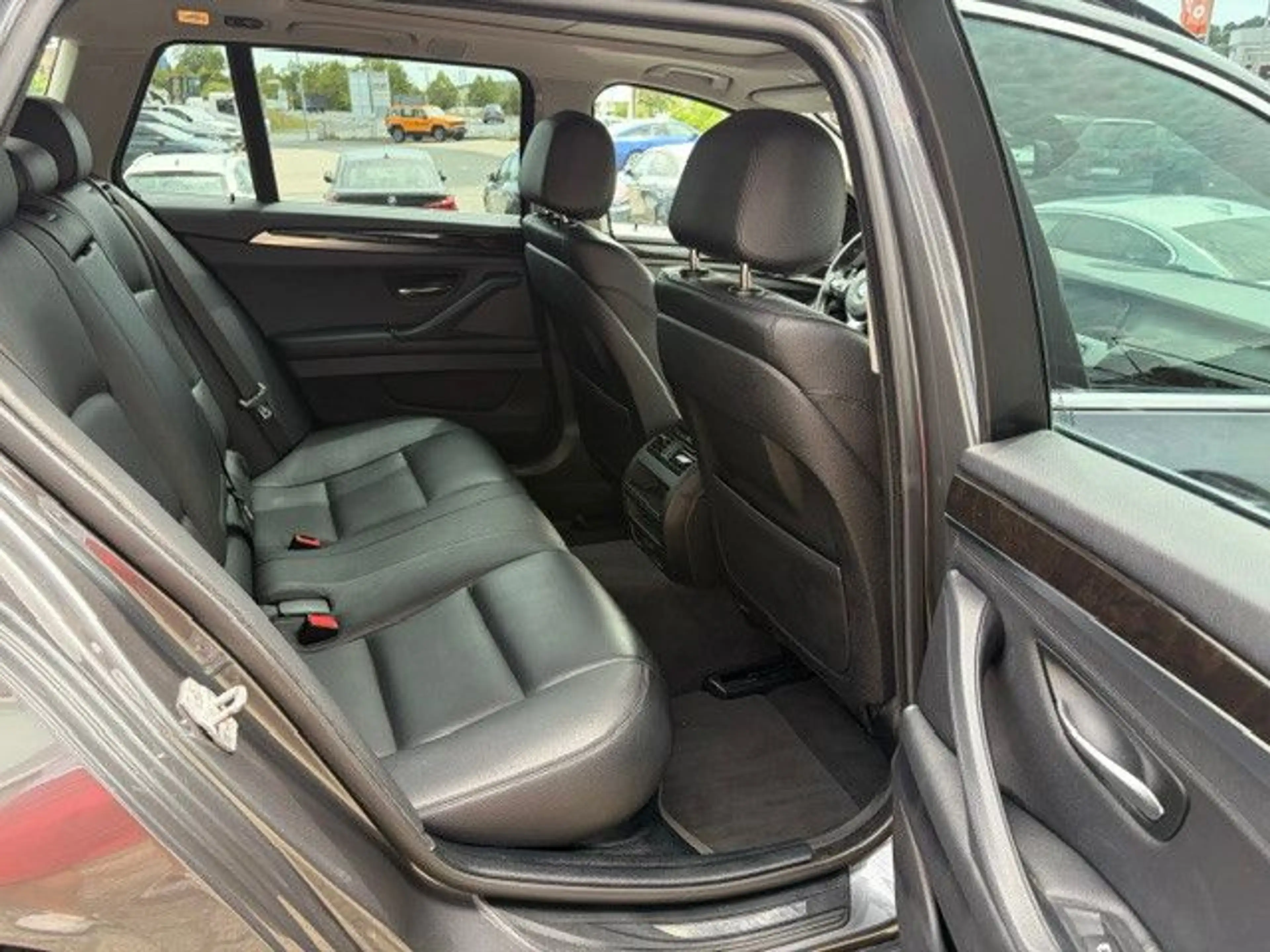 BMW 525 d xDrive AHK+Sportsitze+Leder+Pano+Navi-Prof. — photo 9