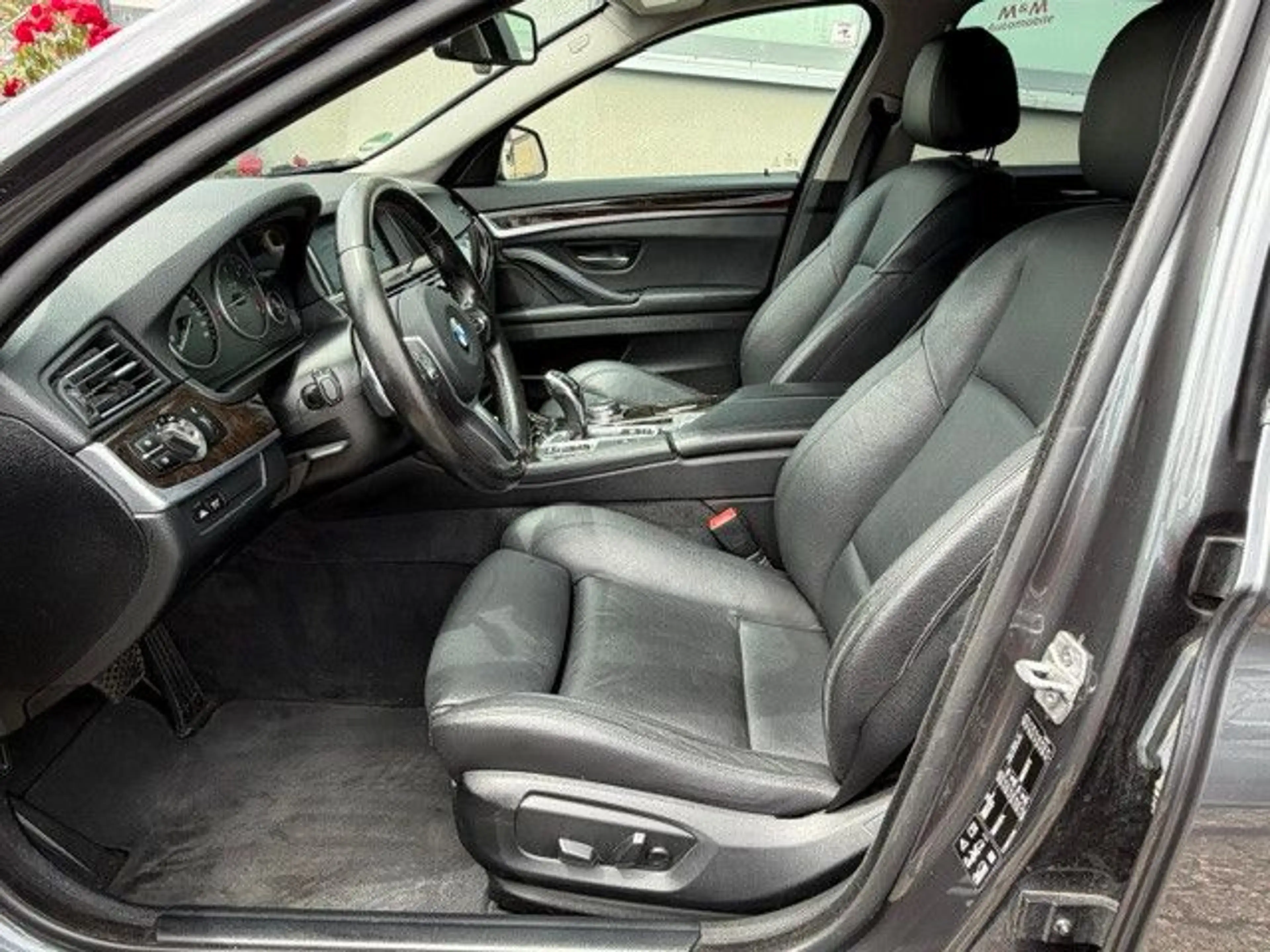 BMW 525 d xDrive AHK+Sportsitze+Leder+Pano+Navi-Prof. — photo 13