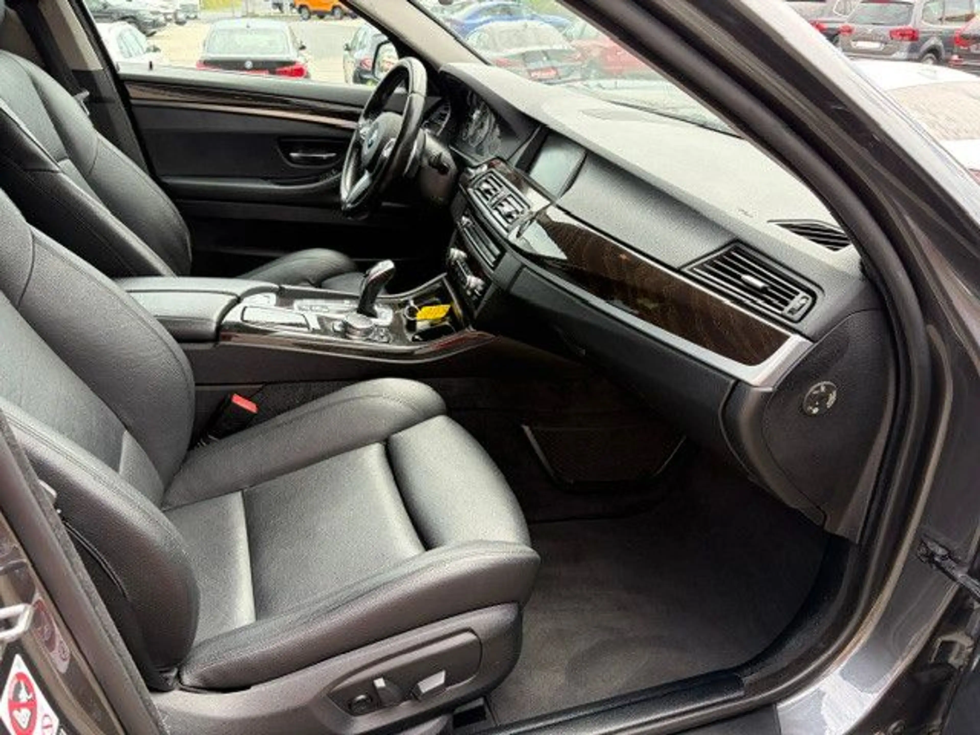 BMW 525 d xDrive AHK+Sportsitze+Leder+Pano+Navi-Prof. — photo 7