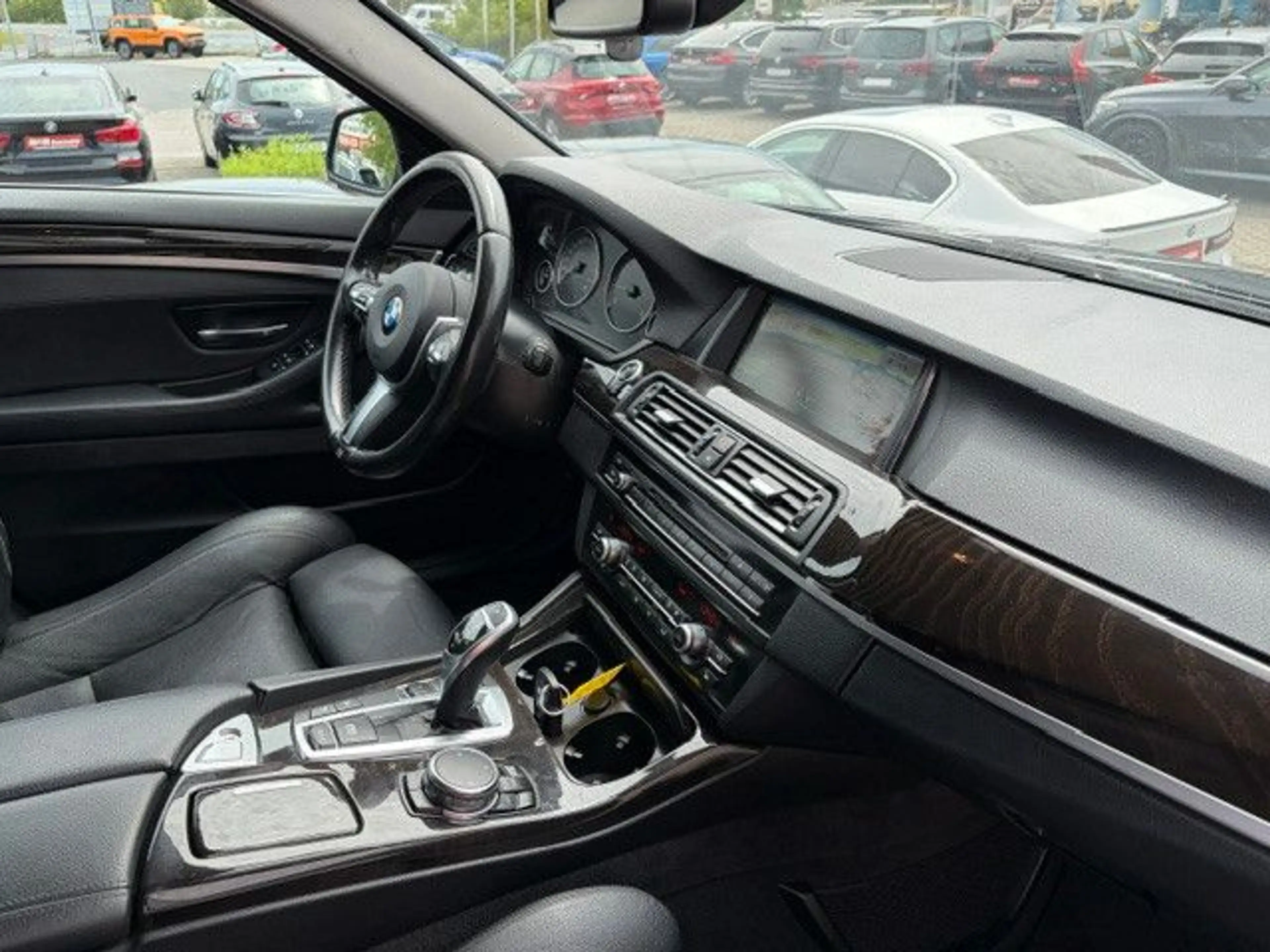 BMW 525 d xDrive AHK+Sportsitze+Leder+Pano+Navi-Prof. — photo 8