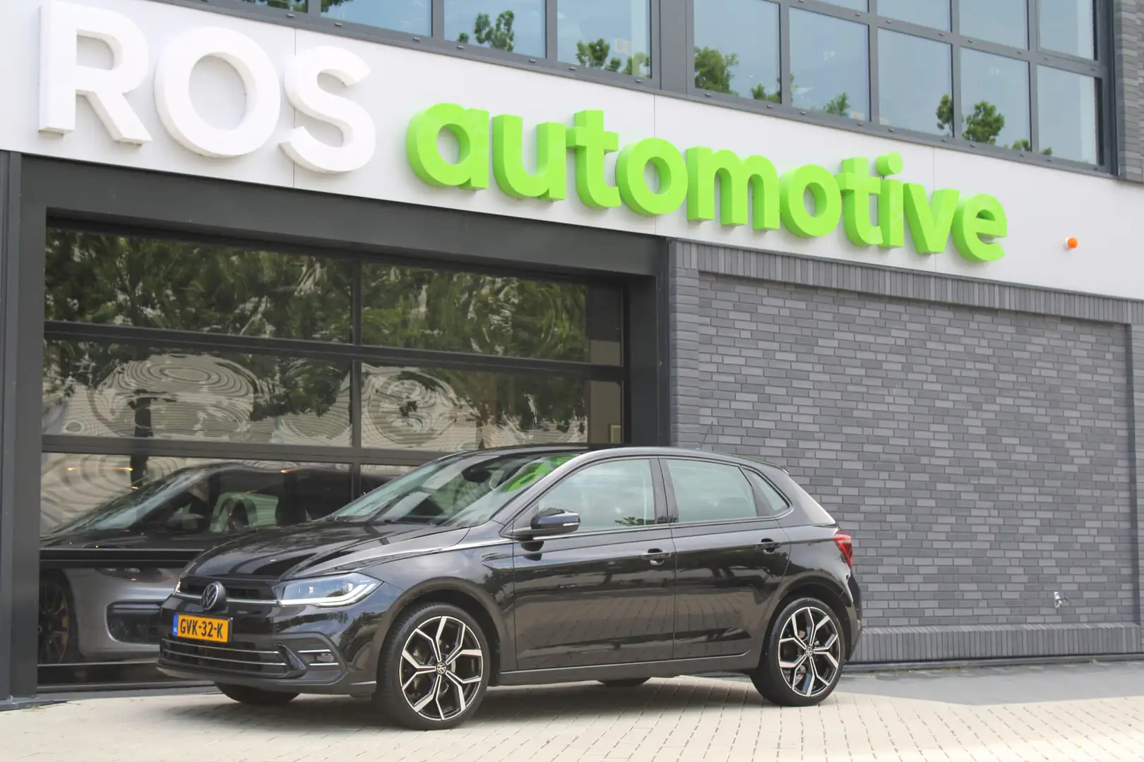 Volkswagen Polo 1.0 TSI R-Line | IQ LIGHT | ACC | STOELVERW | CARP Zwart - 2