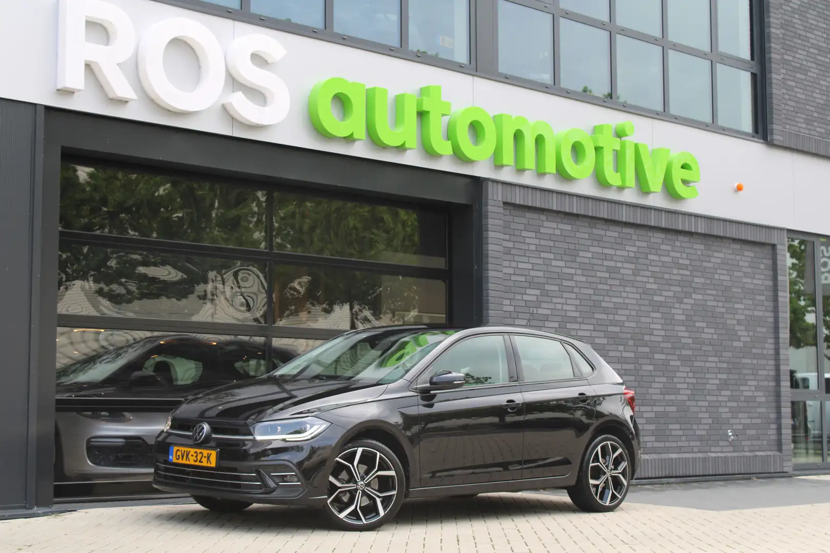 Volkswagen Polo 1.0 TSI R-Line | IQ LIGHT | ACC | STOELVERW | CARP Zwart - 1