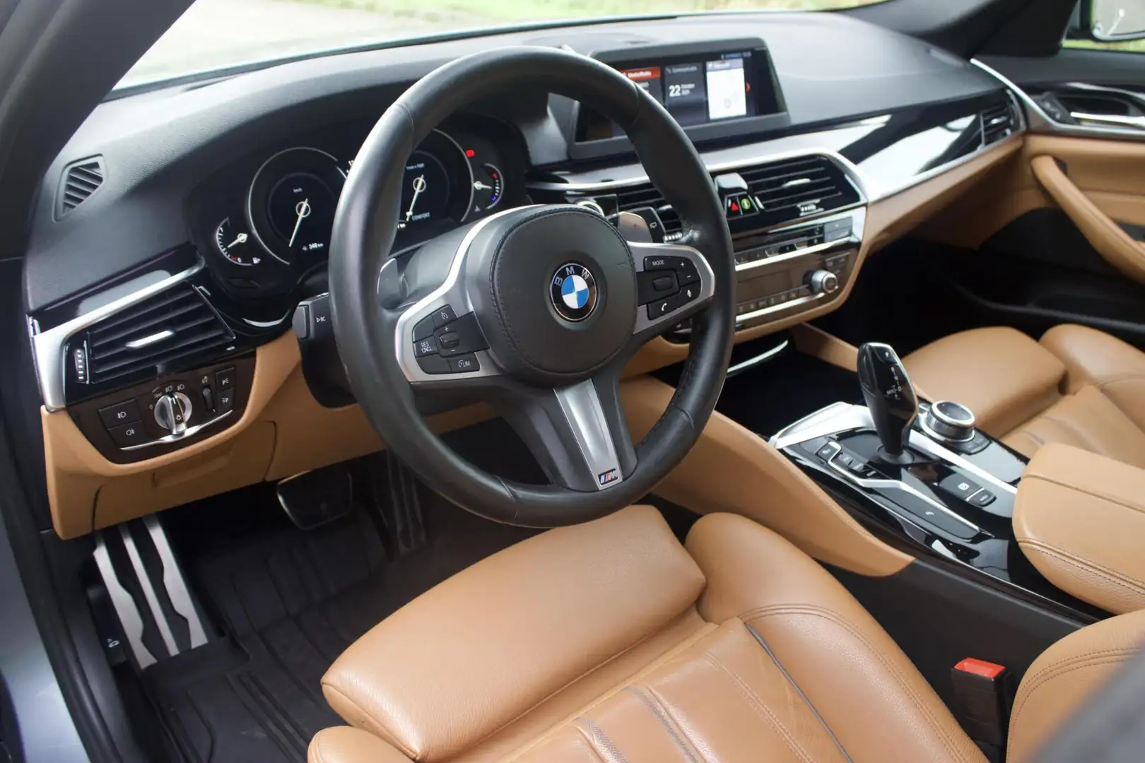 BMW 540 5-serie Touring 540i xDrive High Executive Grijs - 2