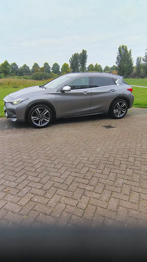 Infiniti Q30 sport - 2
