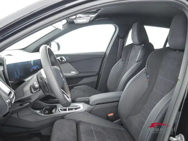 BMW 1 Series view 6
