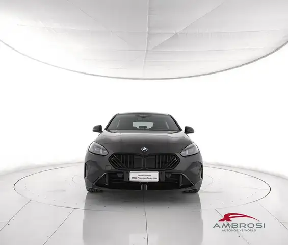 BMW 1 Series view 3