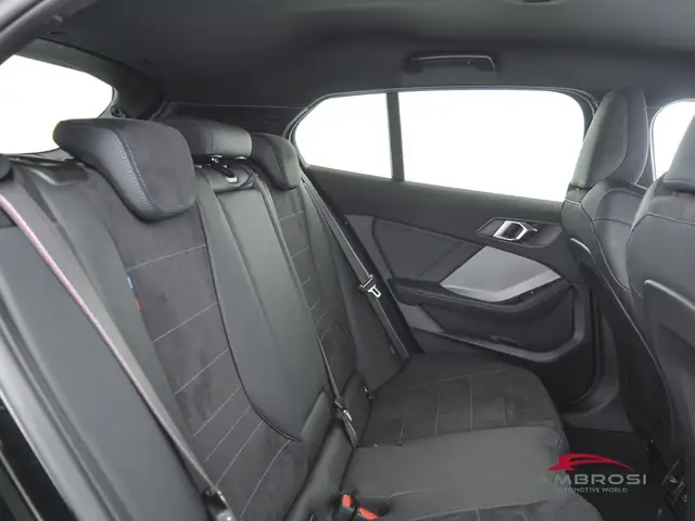 BMW 1 Series view 8