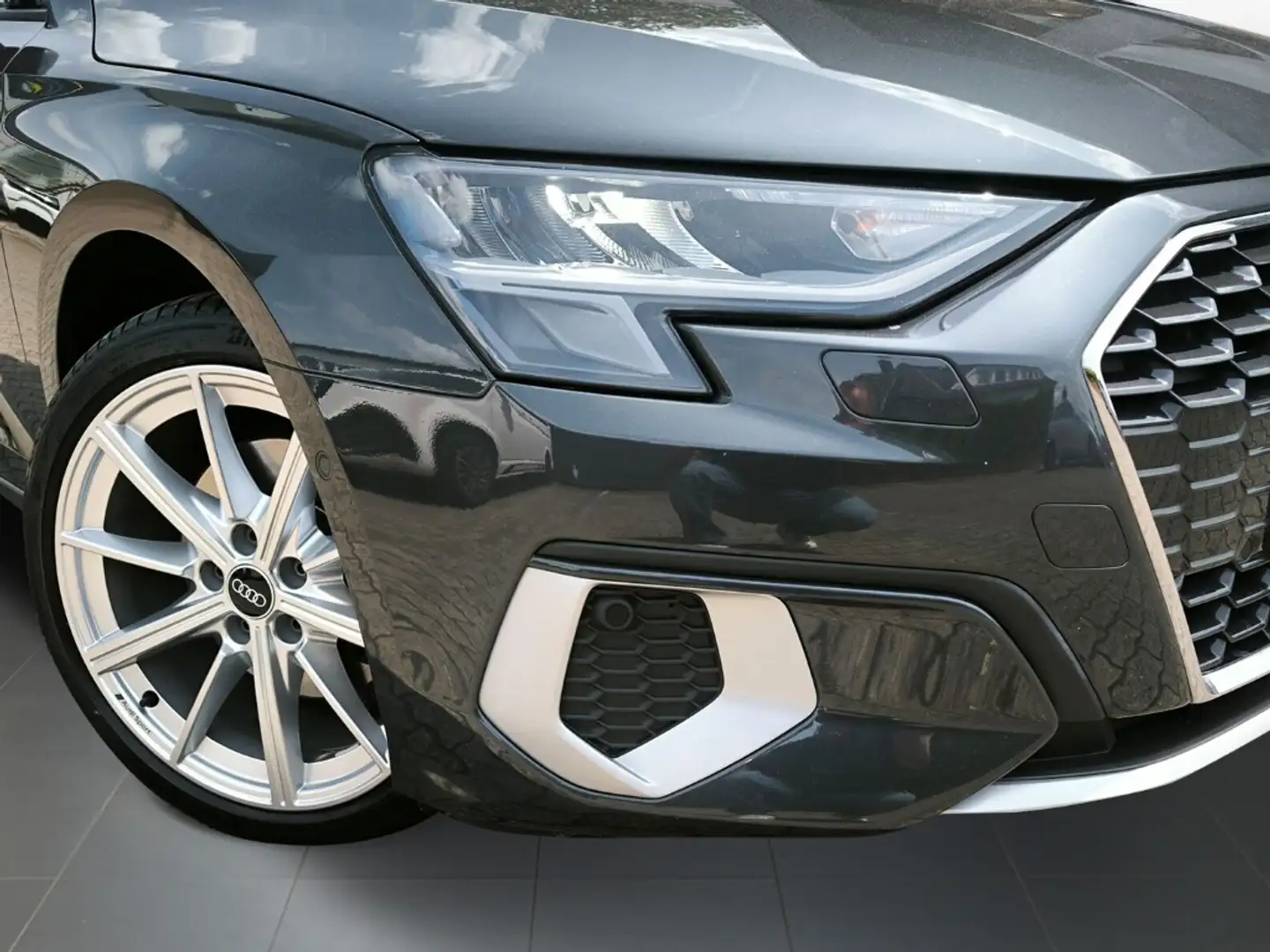 Audi A3 SPORTBACK 40 TFSIe ADVANCED LED SITZHZG.APPLE/ANDR Grau - 2