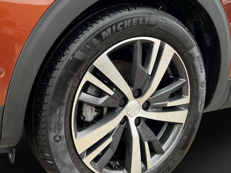 Peugeot 5008 1.2 Hybrid 136 Allure Pack — photo 8