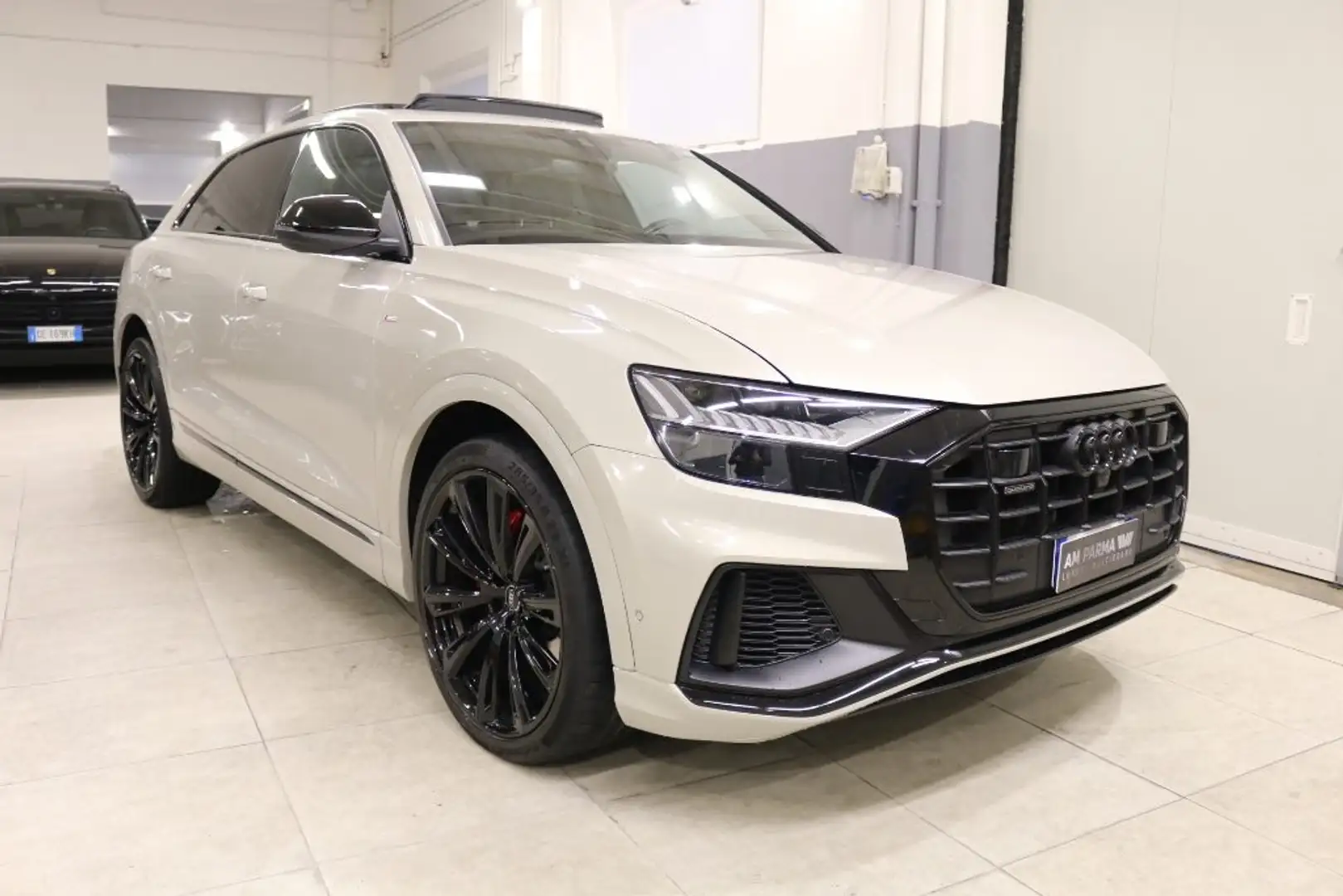 Audi Q8 55 TFSI quattro tiptronic Sport PLUS S-LINE Gris - 1