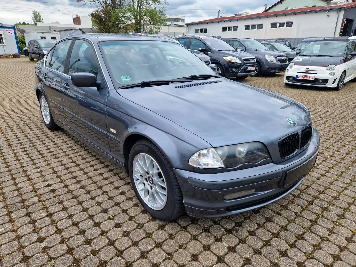BMW 320 Baureihe 3 Lim. 320i Gri - 1