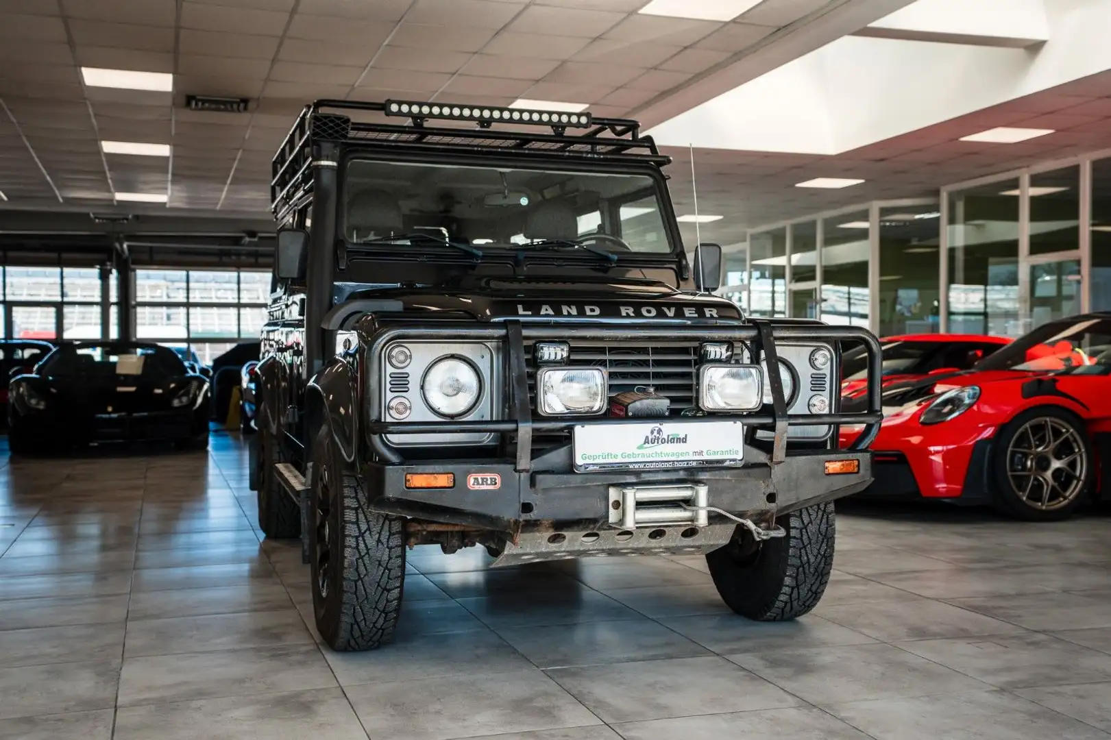 Land Rover Defender 110 SW*BULLBAR*LEDBAR*WINDE*DACHTRÄGER Schwarz - 2