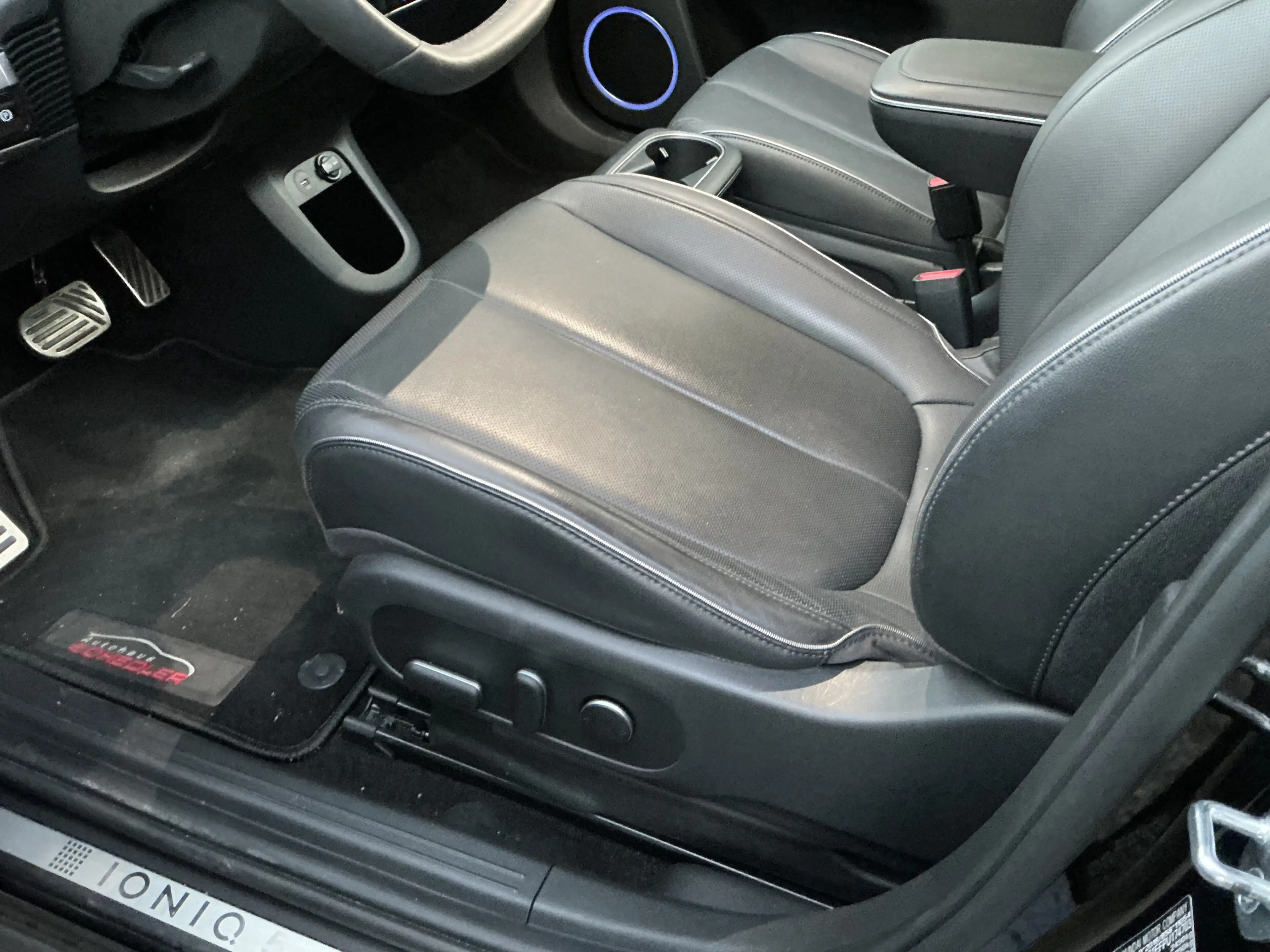 Hyundai IONIQ 5 Uniq Leder BOSE 360Cam Keyless HUD ACC — photo 9