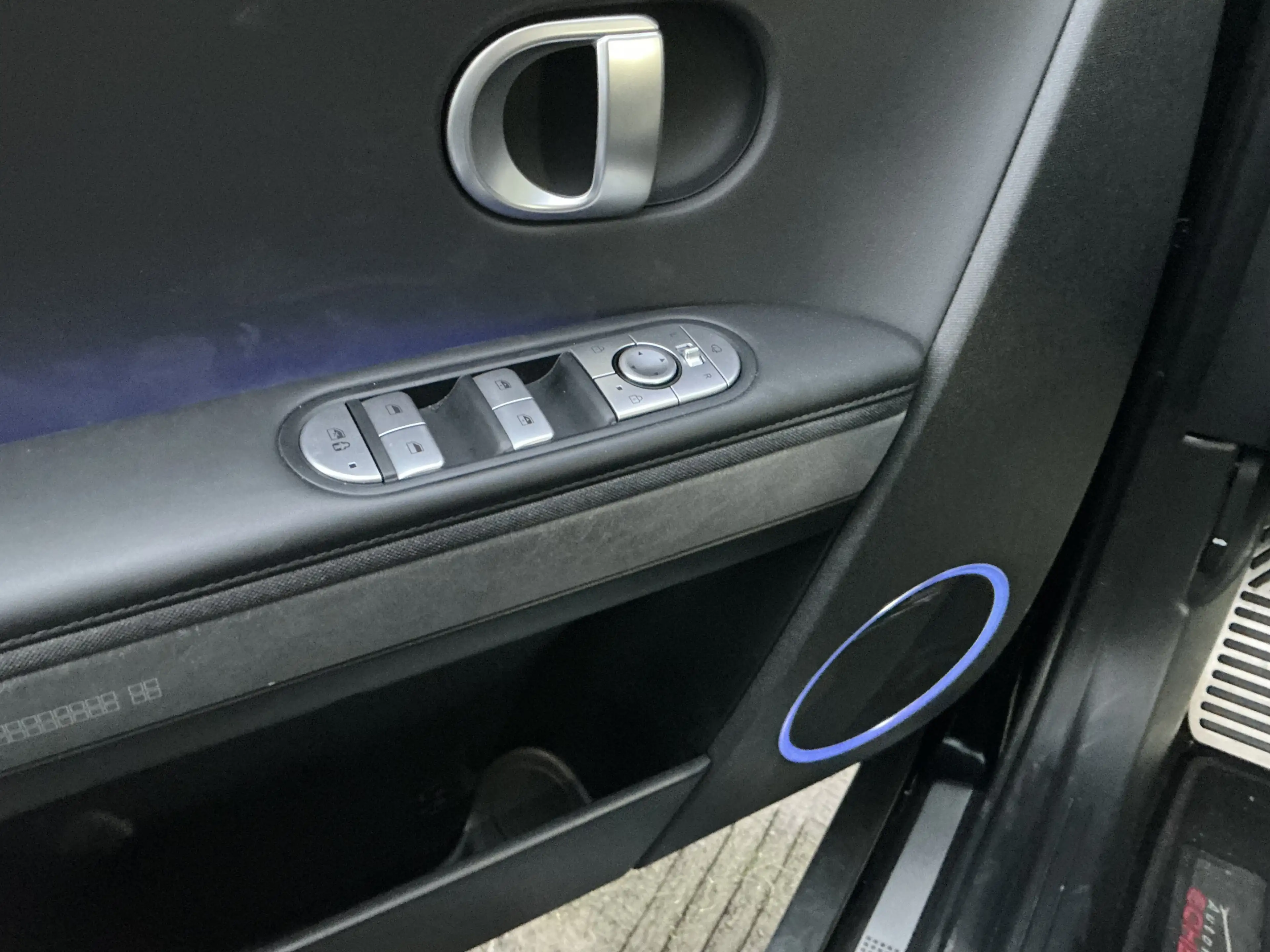 Hyundai IONIQ 5 Uniq Leder BOSE 360Cam Keyless HUD ACC — photo 8