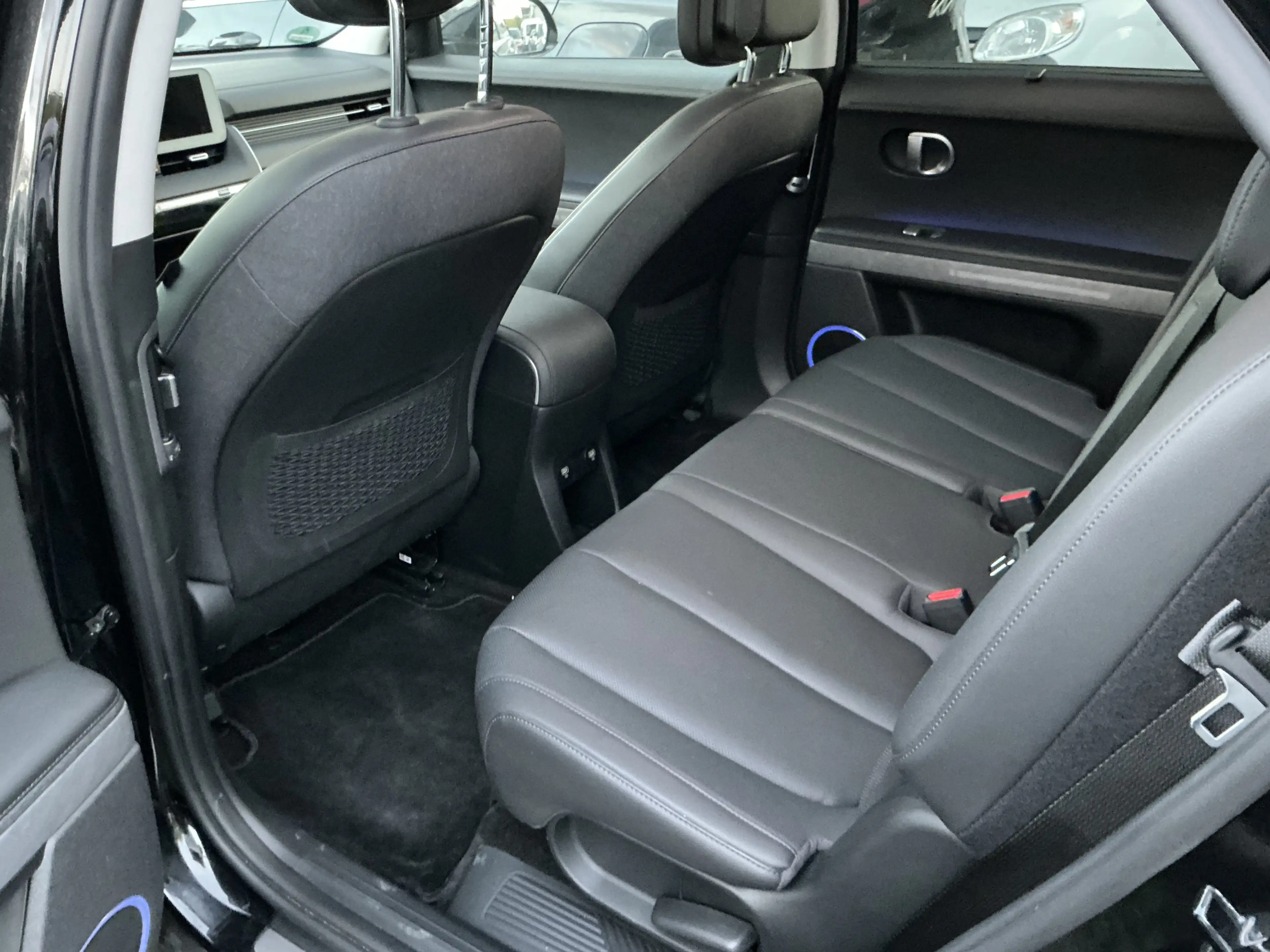 Hyundai IONIQ 5 Uniq Leder BOSE 360Cam Keyless HUD ACC — photo 5
