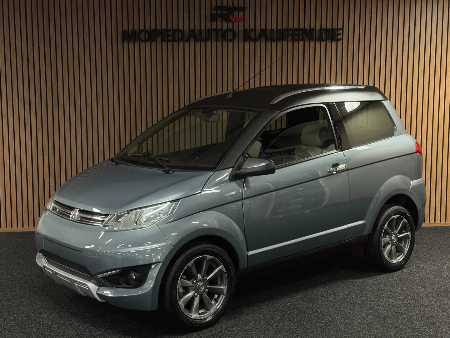 Aixam Crossover XXL Luxe Ausst. Rückfahrkamera Parkhilfe - 1