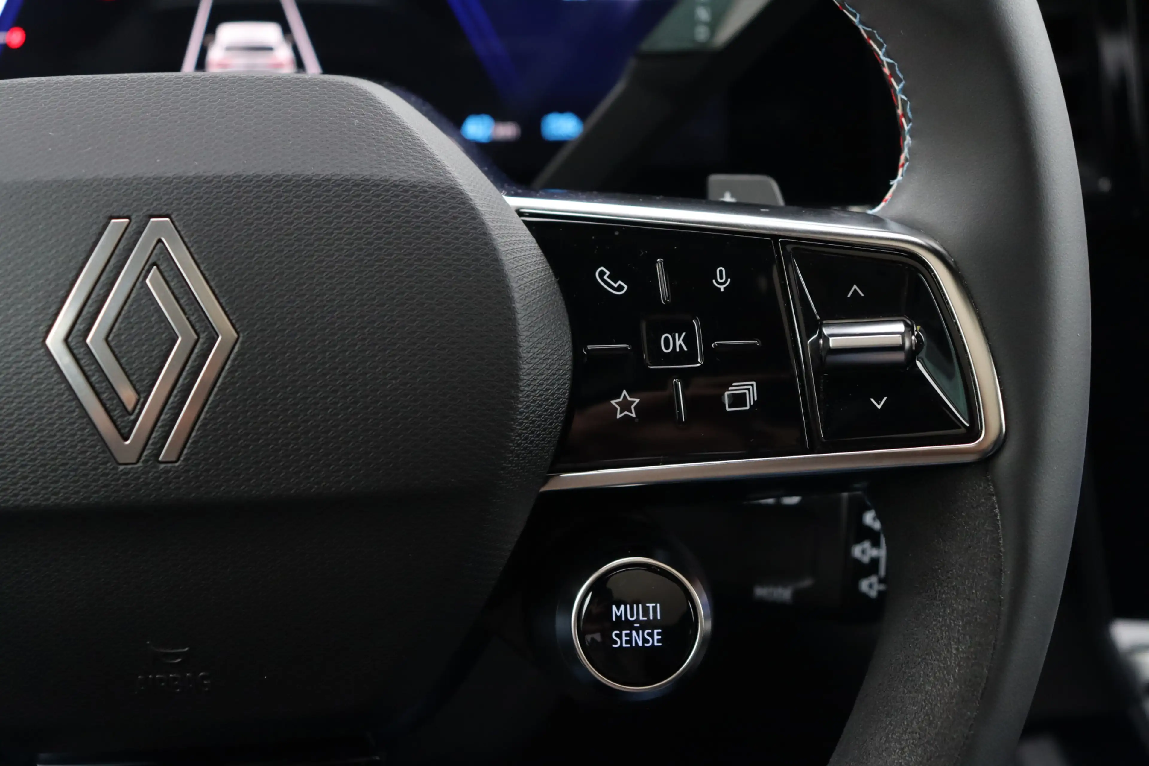 Renault Rafale 1.2 E-Tech 4x4 plug-in hybrid 300 atelier Alpine | — photo 9