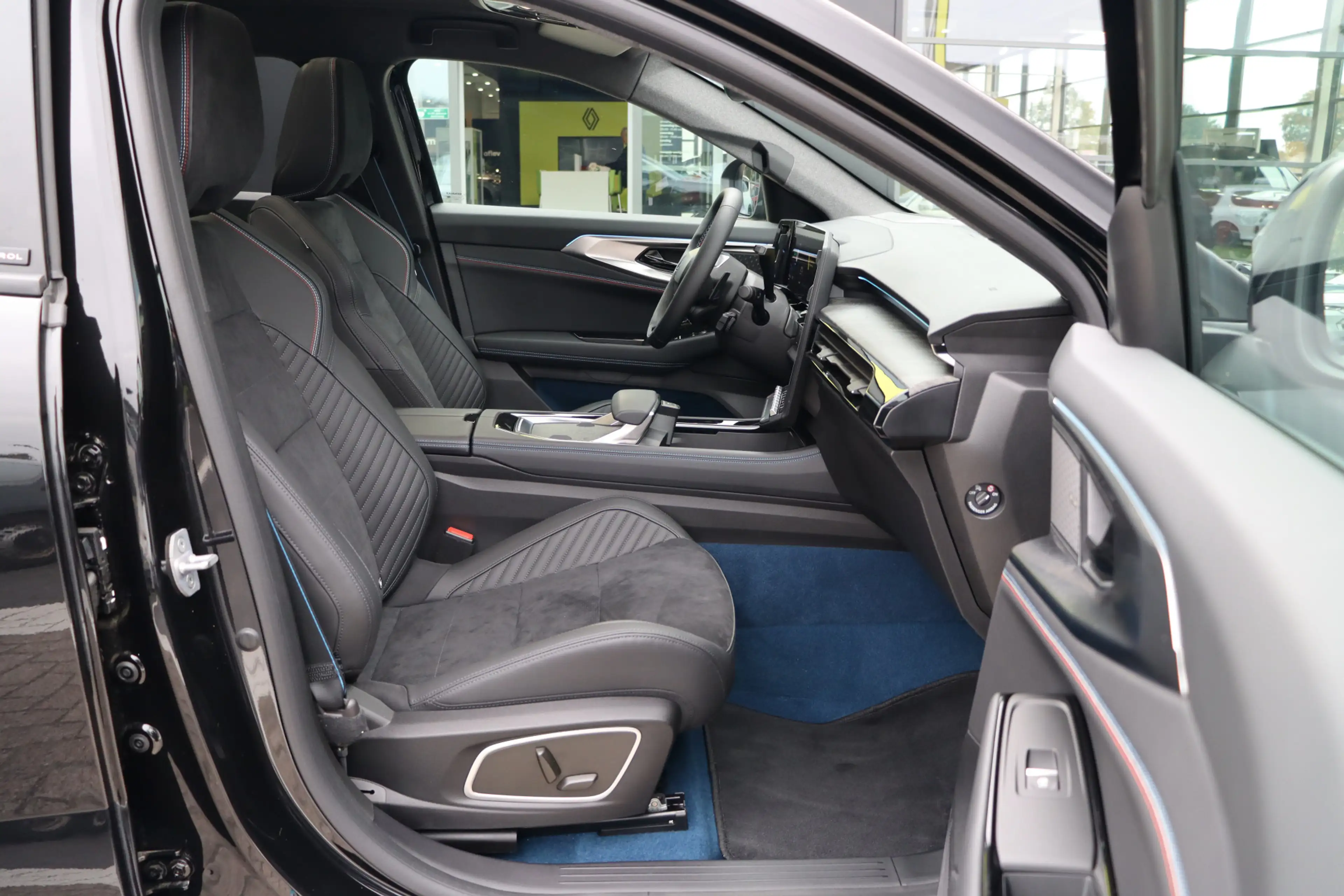 Renault Rafale 1.2 E-Tech 4x4 plug-in hybrid 300 atelier Alpine | — photo 11