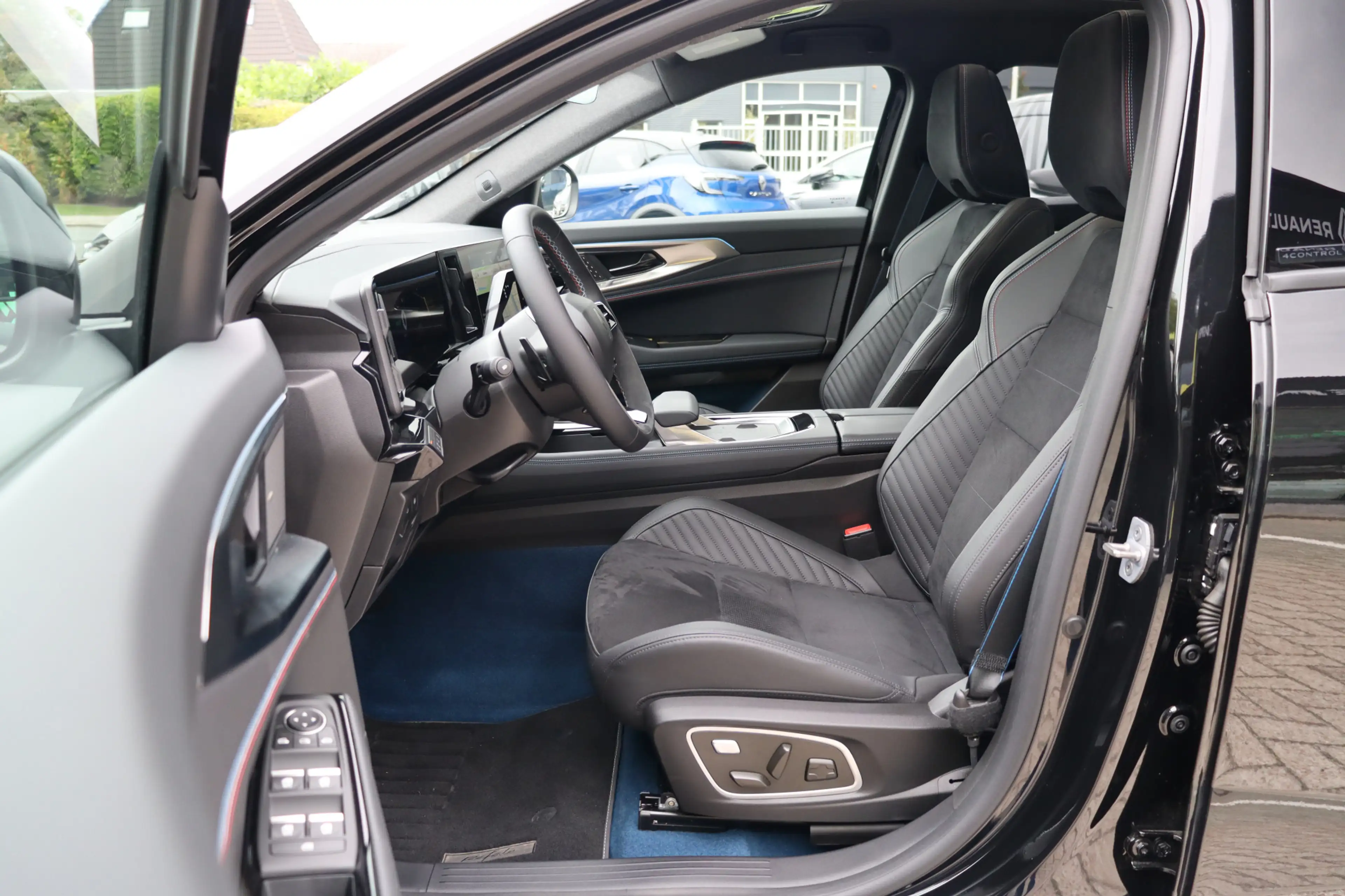 Renault Rafale 1.2 E-Tech 4x4 plug-in hybrid 300 atelier Alpine | — photo 6