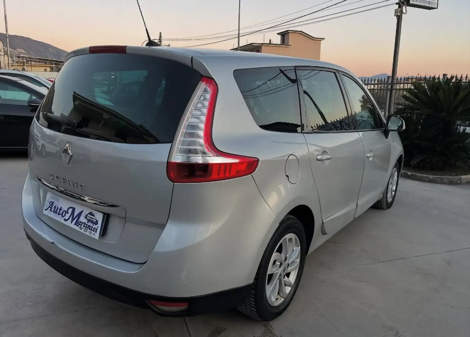 Renault Grand Scenic 1.5 dci Serie Spec Dynamique - 2