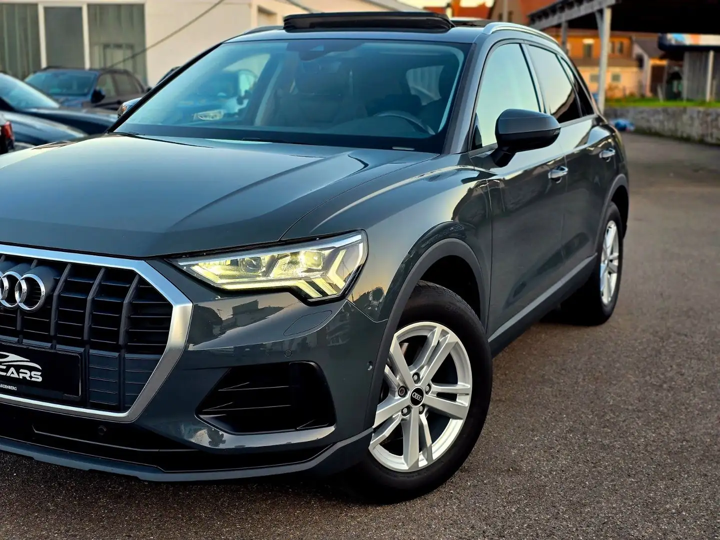 Audi Q3 35 TDI*S-TR*VIRTUAL*NAV*MATRIX*PANO*ACC*SPORT Gris - 2