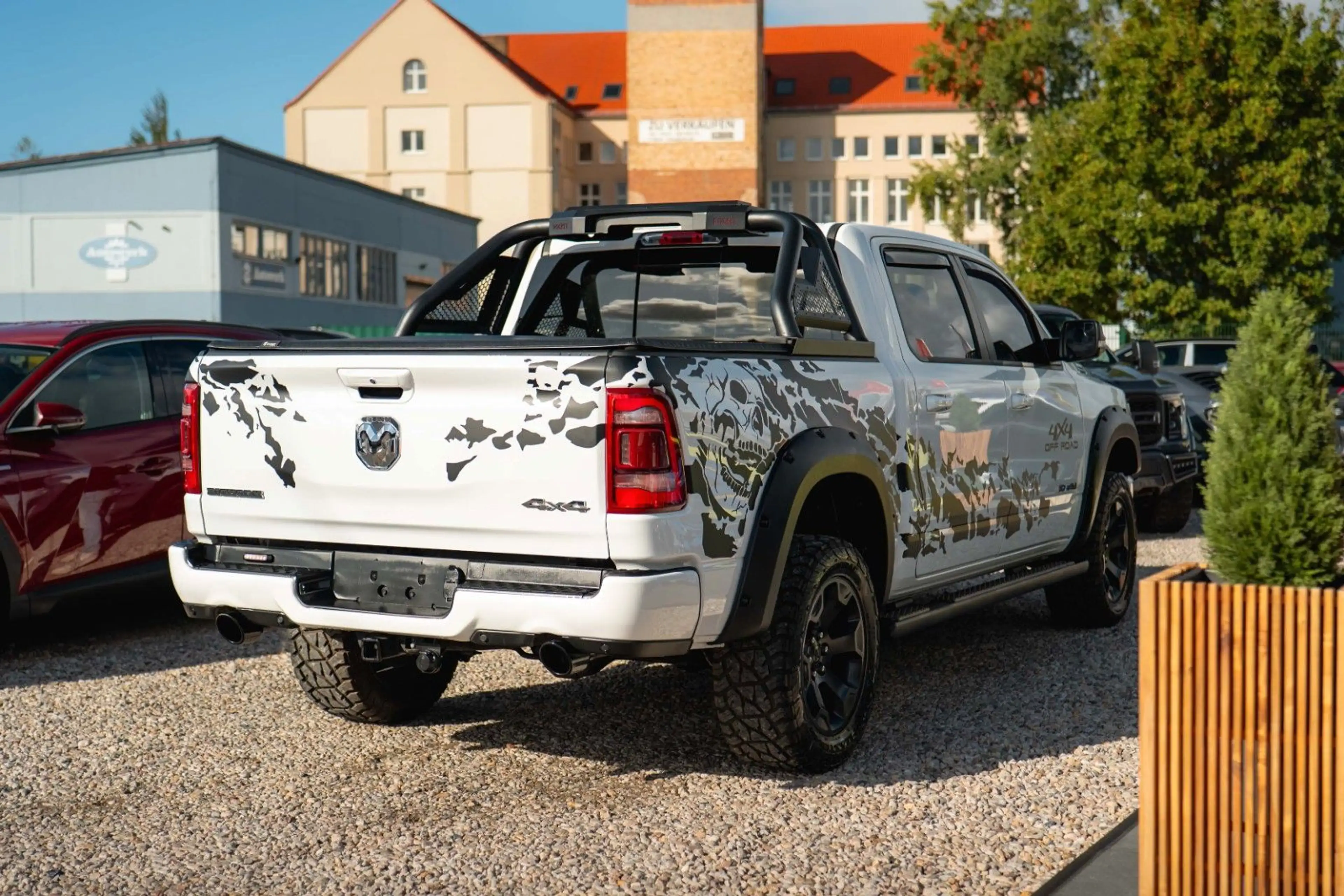 Dodge RAM 5.7 V8 HEMI 4x4 OFFROAD Night-Paket Limited — photo 4