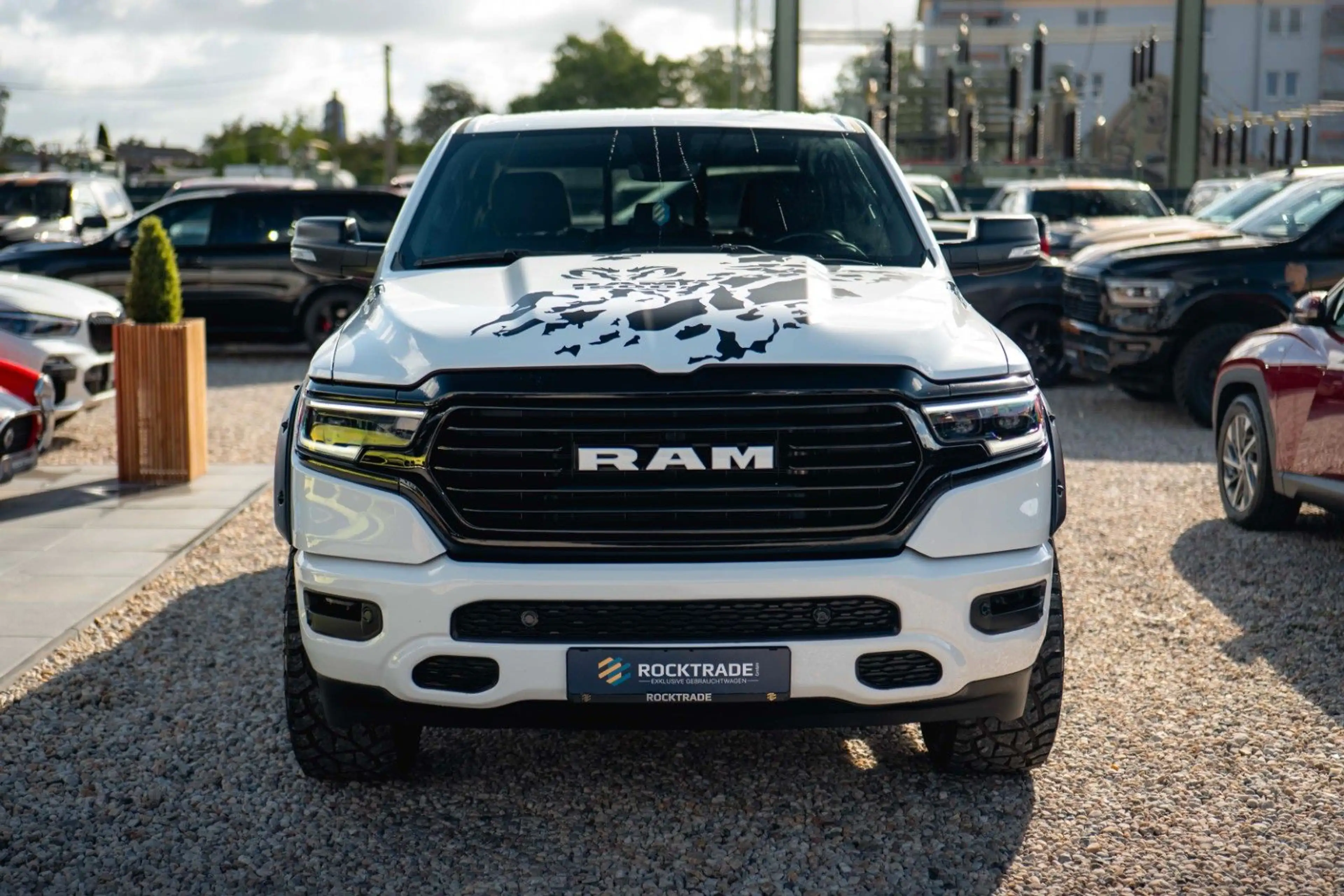 Dodge RAM 5.7 V8 HEMI 4x4 OFFROAD Night-Paket Limited — photo 2