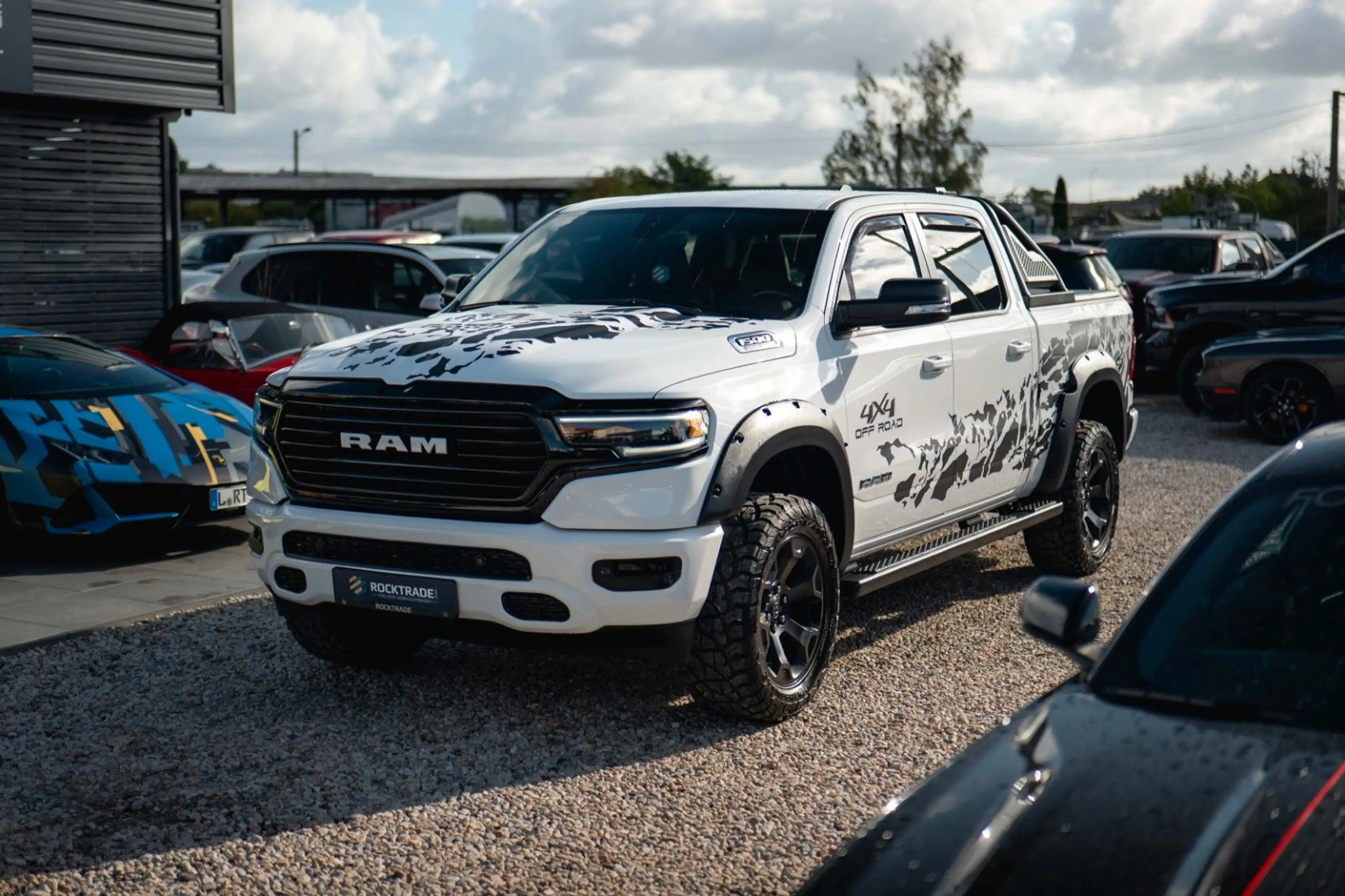 Dodge RAM 5.7 V8 HEMI 4x4 OFFROAD Night-Paket Limited