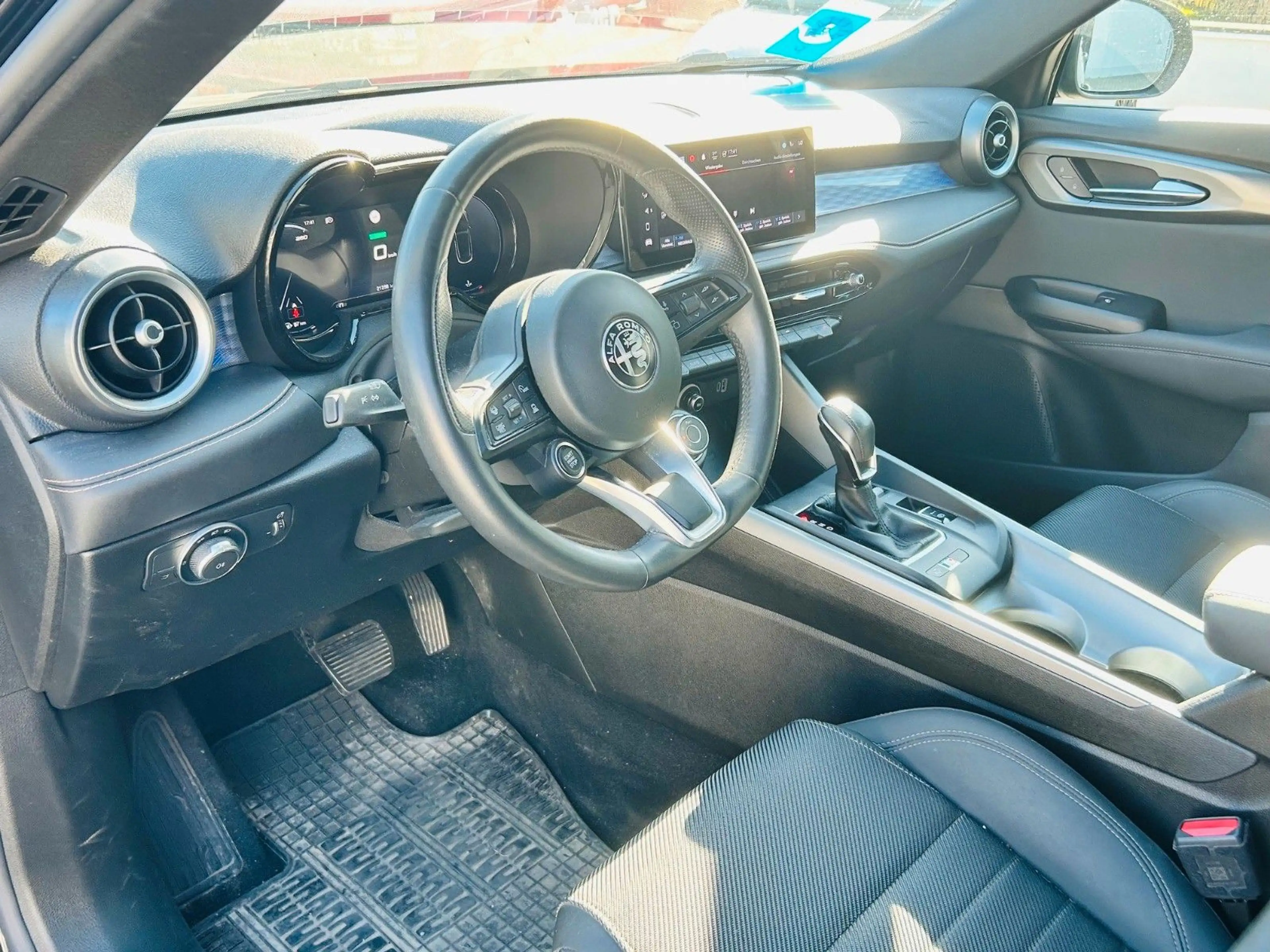 Alfa Romeo Tonale Ti Kamera Leder SHZ Alu,AHK Top zustand! — photo 4