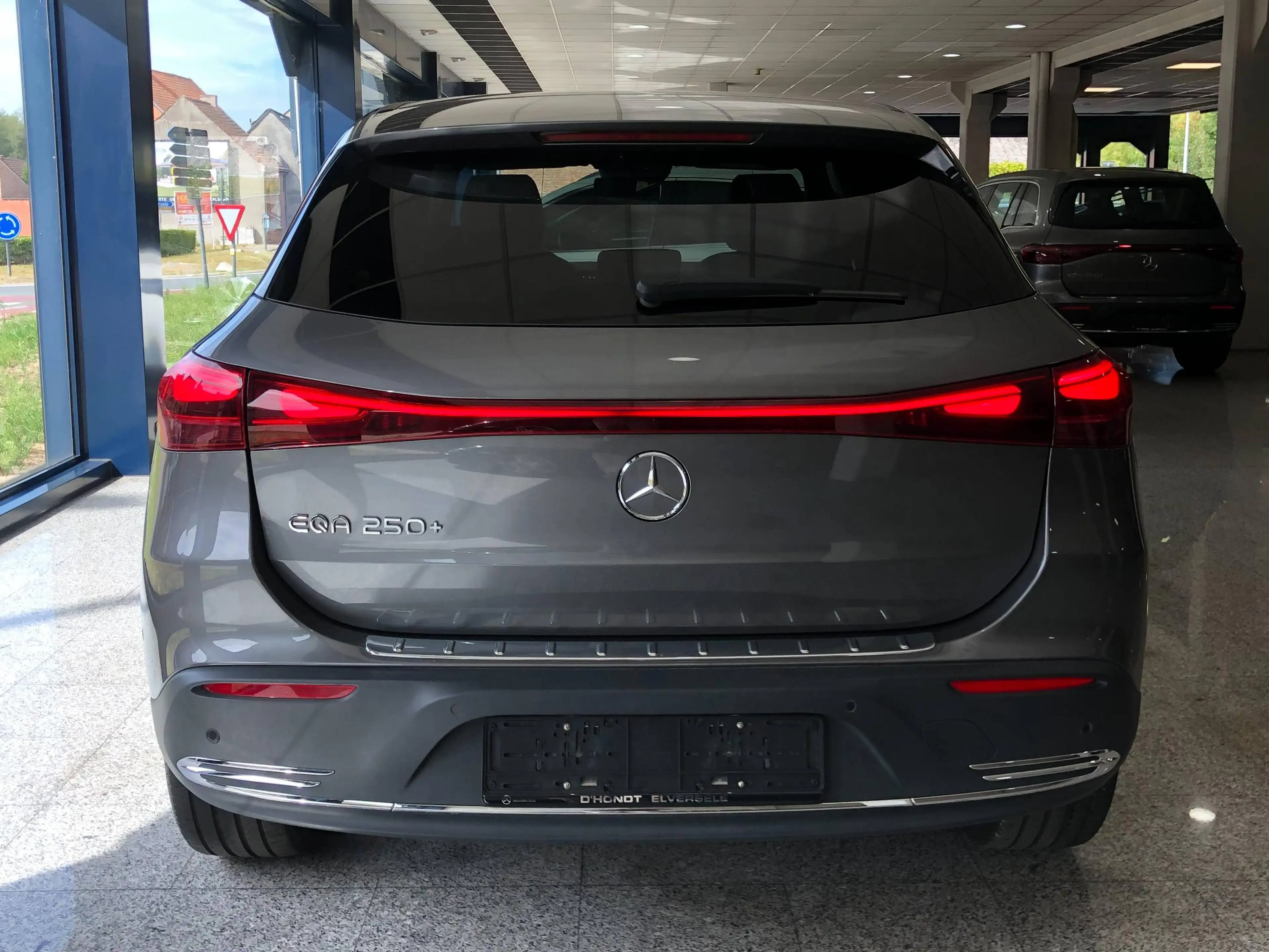 Mercedes-Benz EQA 250 EQA 250+ 70,5 kW accu, Business Line, Sfeerverlichting, Winter pack, Camera, Carplay — photo 3