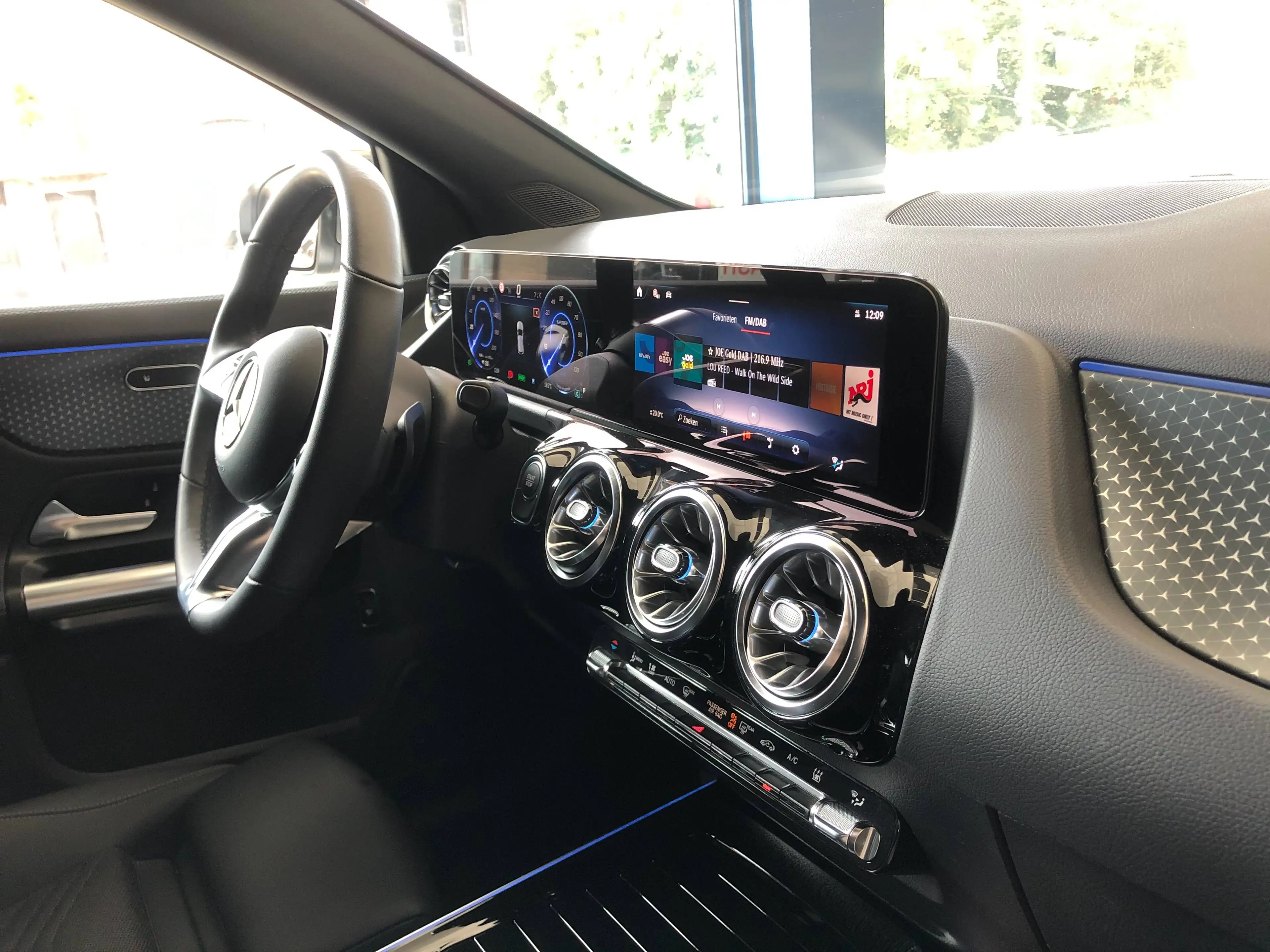 Mercedes-Benz EQA 250 EQA 250+ 70,5 kW accu, Business Line, Sfeerverlichting, Winter pack, Camera, Carplay — photo 8