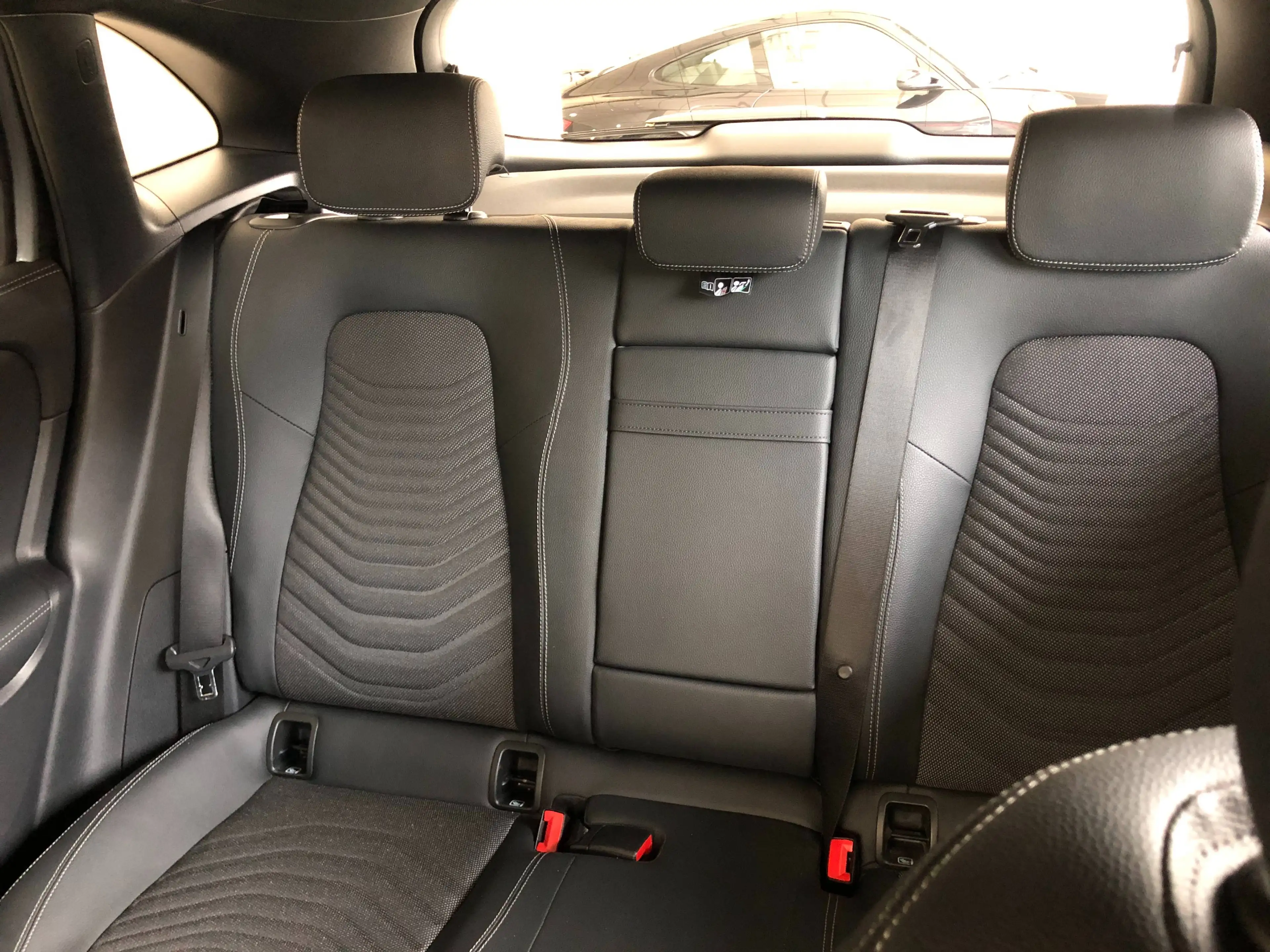 Mercedes-Benz EQA 250 EQA 250+ 70,5 kW accu, Business Line, Sfeerverlichting, Winter pack, Camera, Carplay — photo 19
