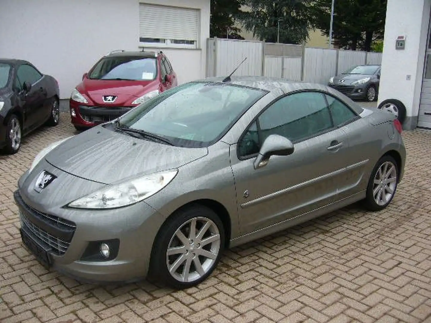Peugeot 207 CC 1,6TPH *Roland Garros*voll-Service Grau - 1
