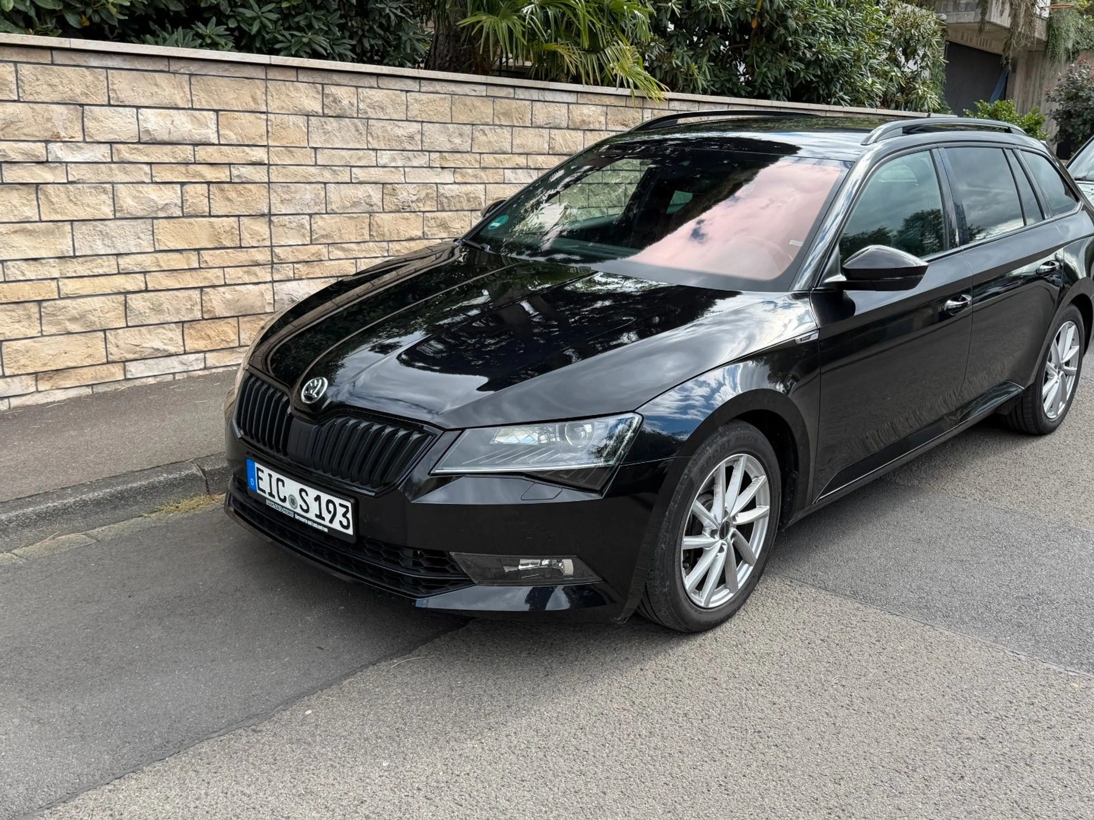 Skoda Superb Combi Sportline 4x4*Automatik*Standheizg* — photo 2