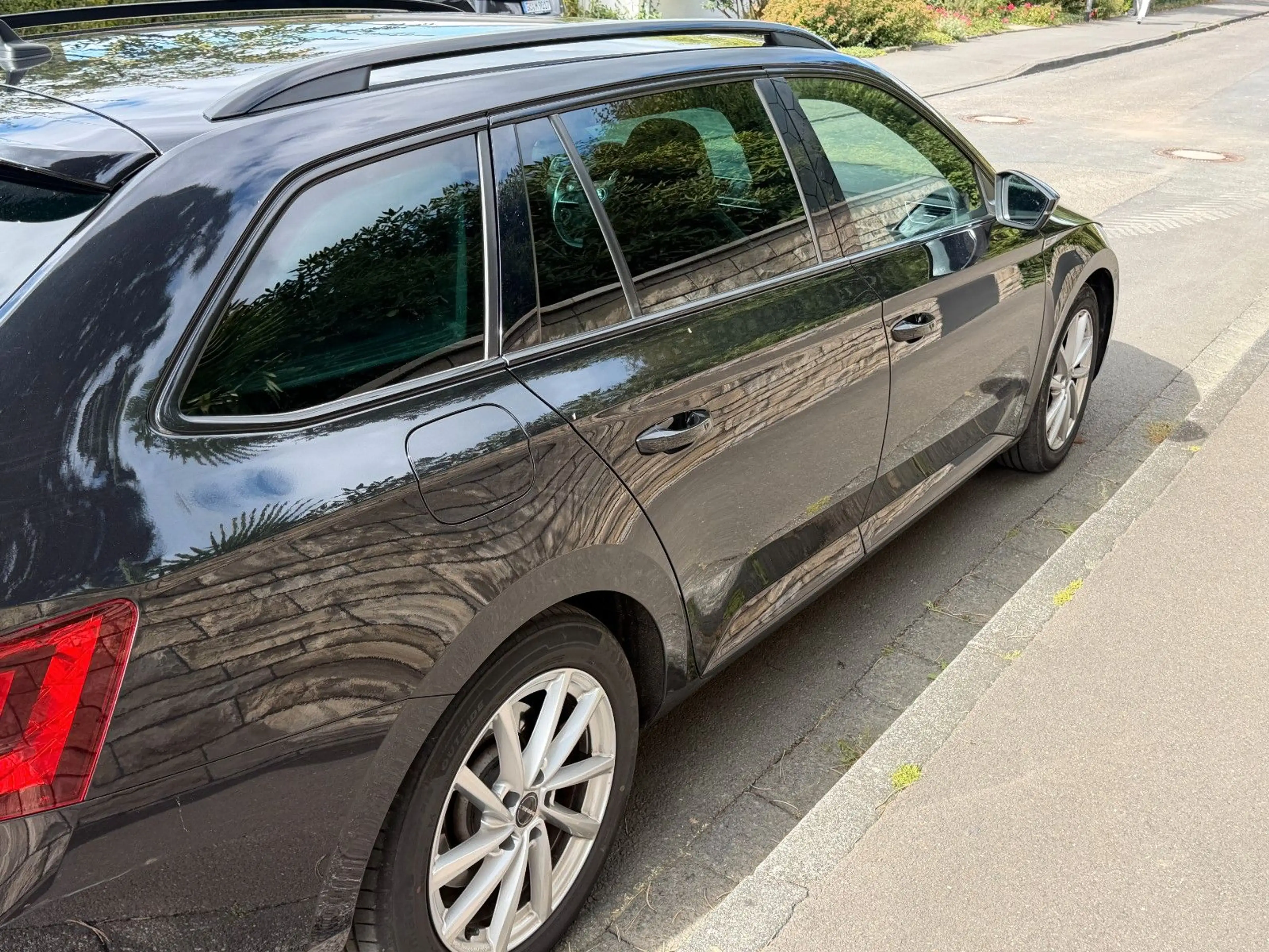 Skoda Superb Combi Sportline 4x4*Automatik*Standheizg* — photo 7