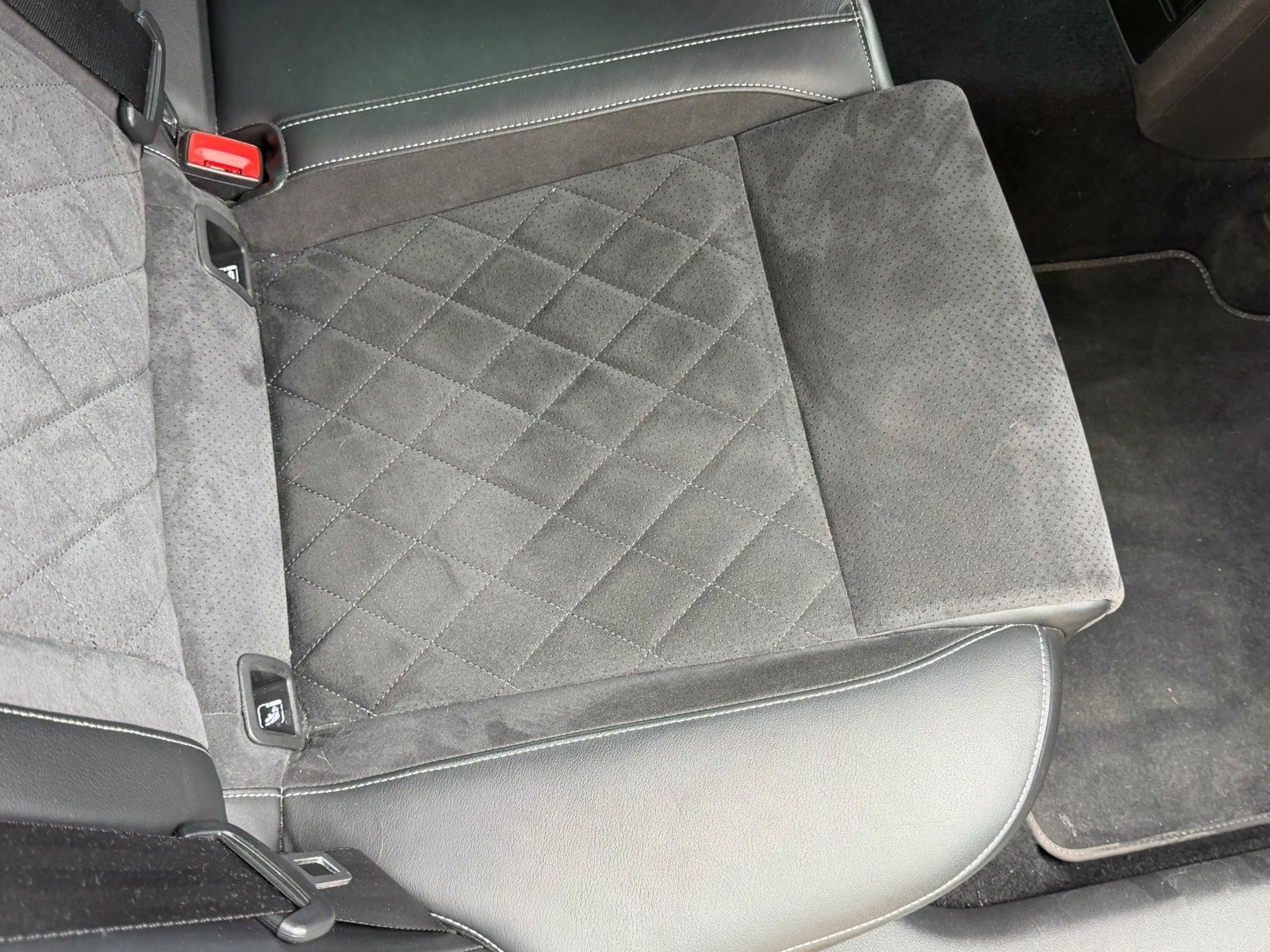 Skoda Superb Combi Sportline 4x4*Automatik*Standheizg* — photo 13