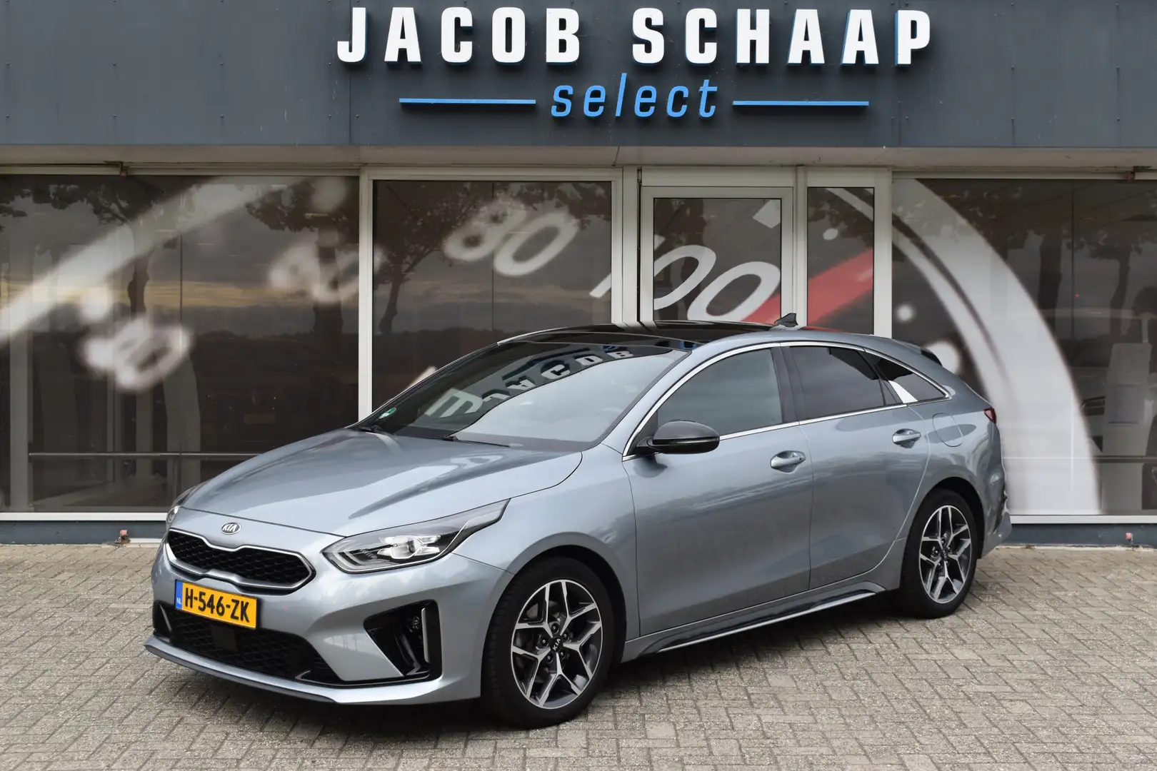 Kia ProCeed / pro_cee'd 1.4 T-GDI GT-Line Automaat / Navigatie / Adap. Cru Grijs - 1