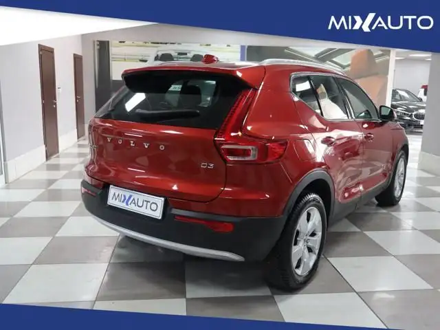 Volvo XC40 view 5