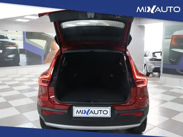 Volvo XC40 view 7
